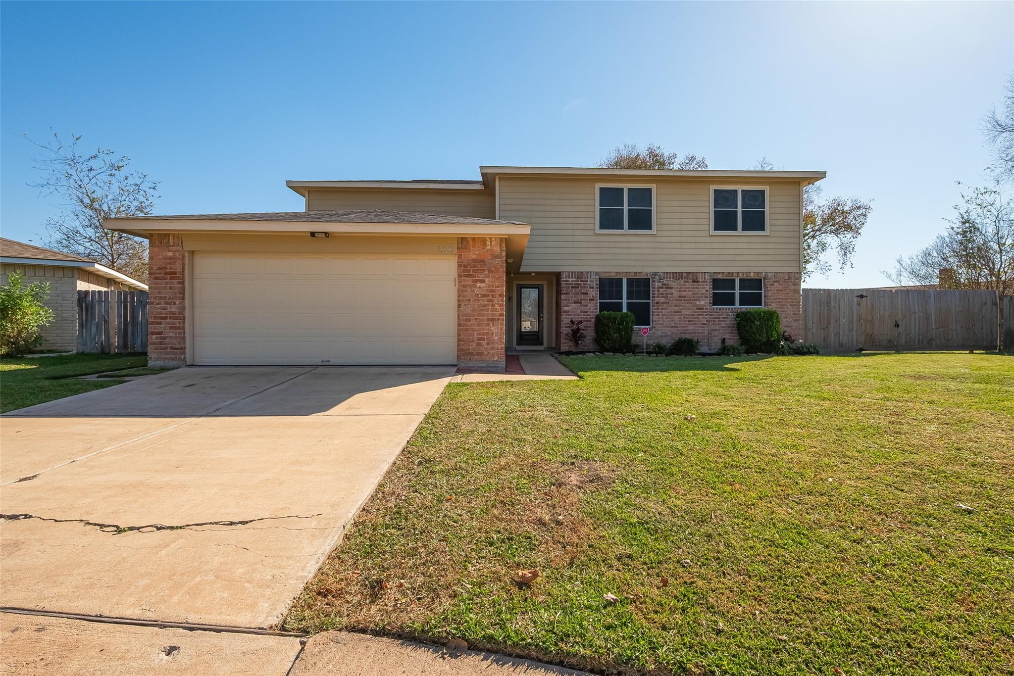 13703 Templar Ln, Sugar Land, TX 77498