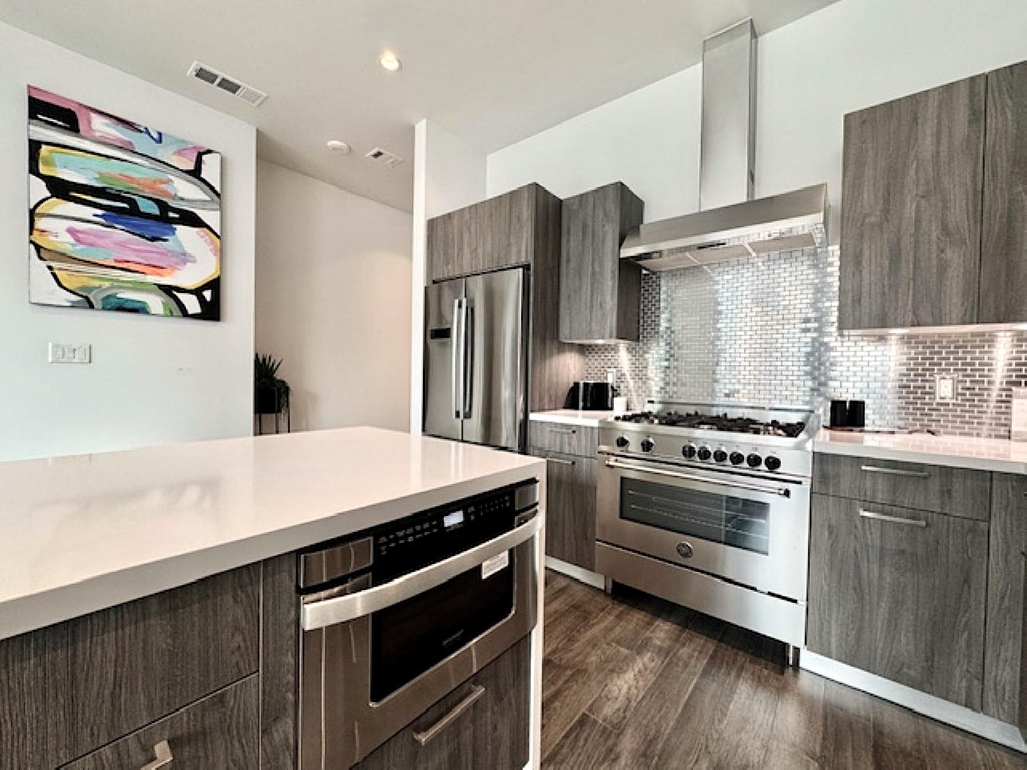 1211 Caroline St #1106, Houston, TX 77002 photo