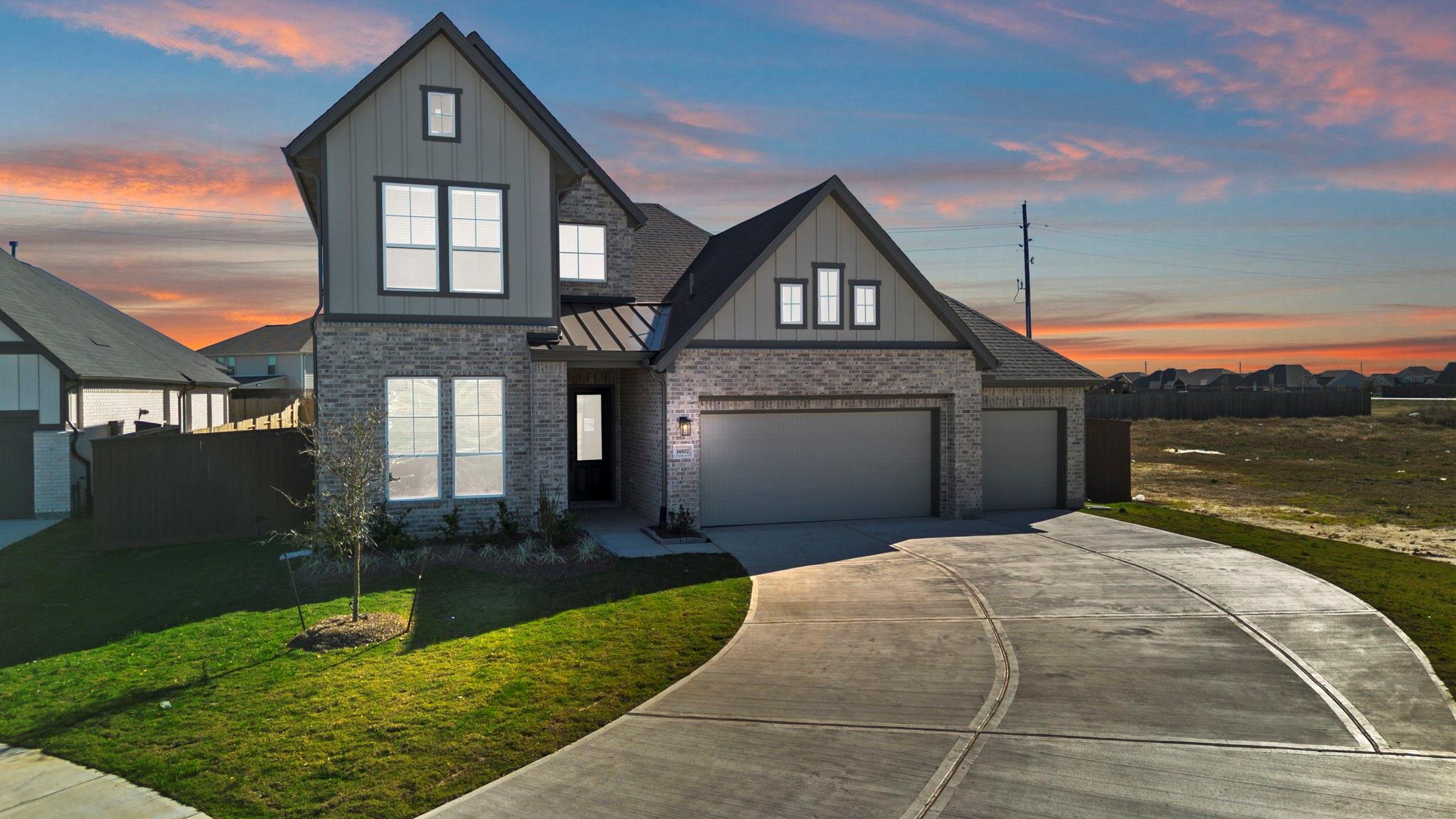 15031 Mission Ave, Mont Belvieu, TX 77523