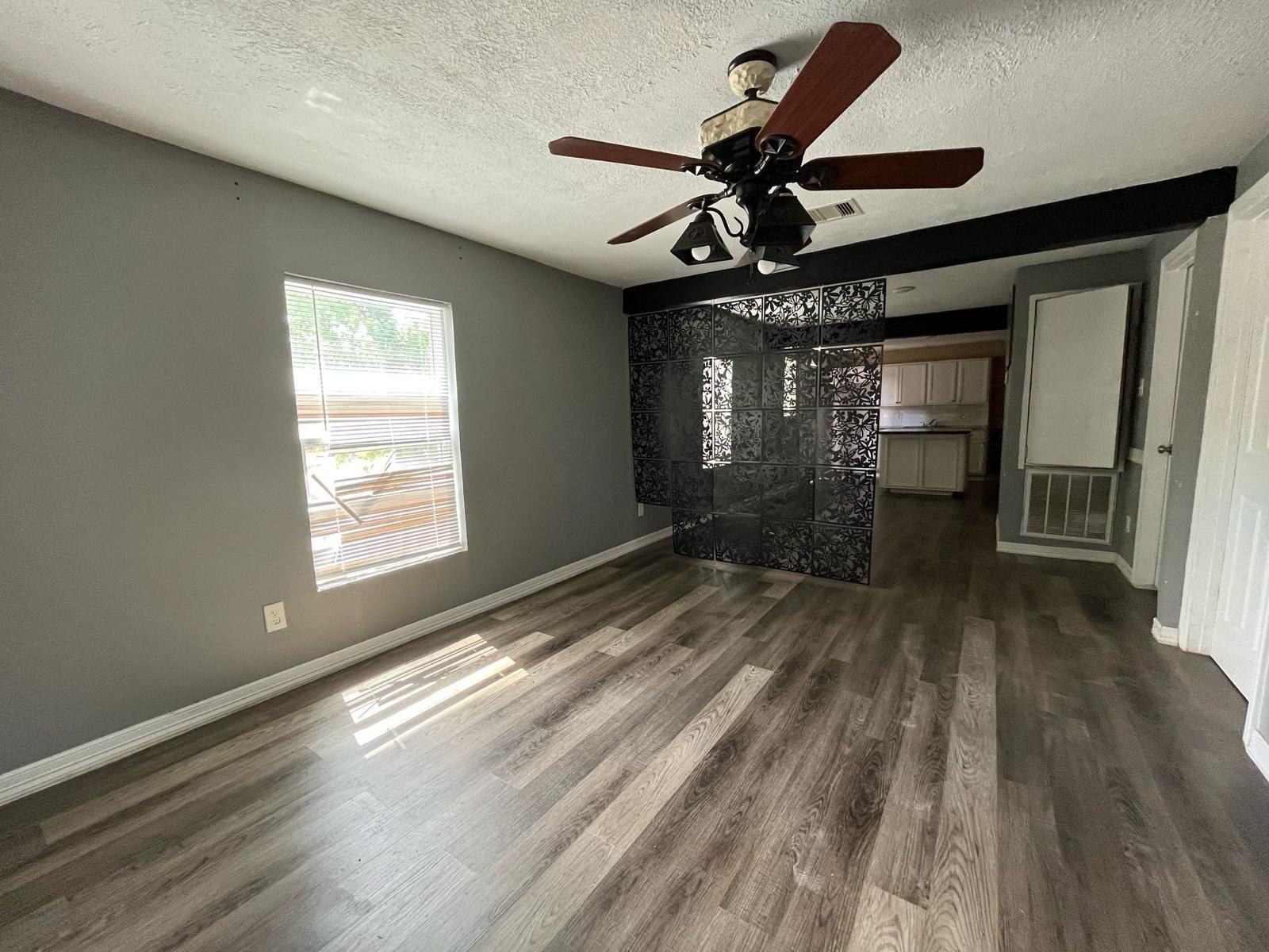 6908 Larkstone St, Houston, TX 77028 photo