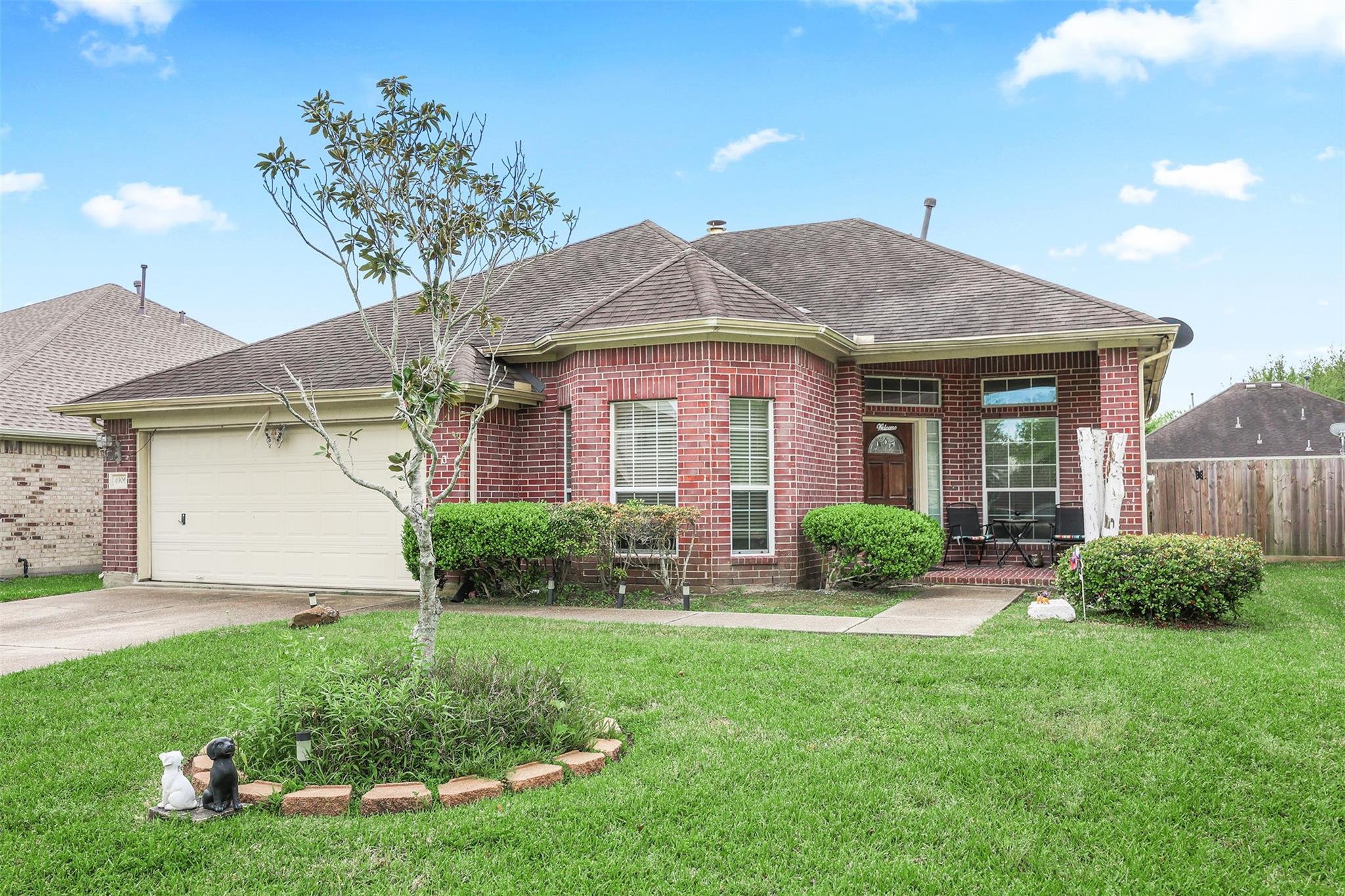 4906 Chase Stone Dr, Bacliff, TX 77518 photo