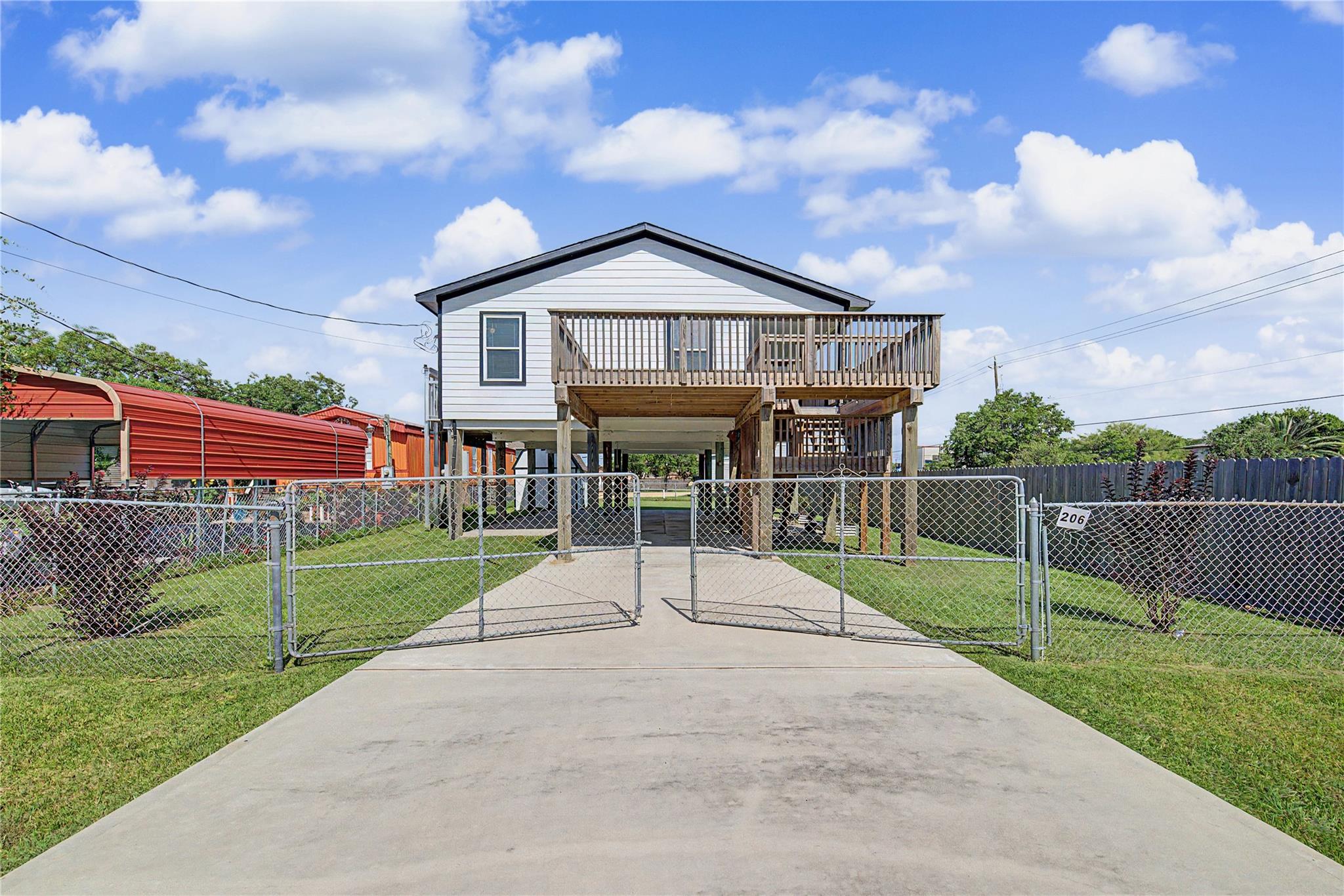 206 19 St, Dickinson, TX 77539 photo