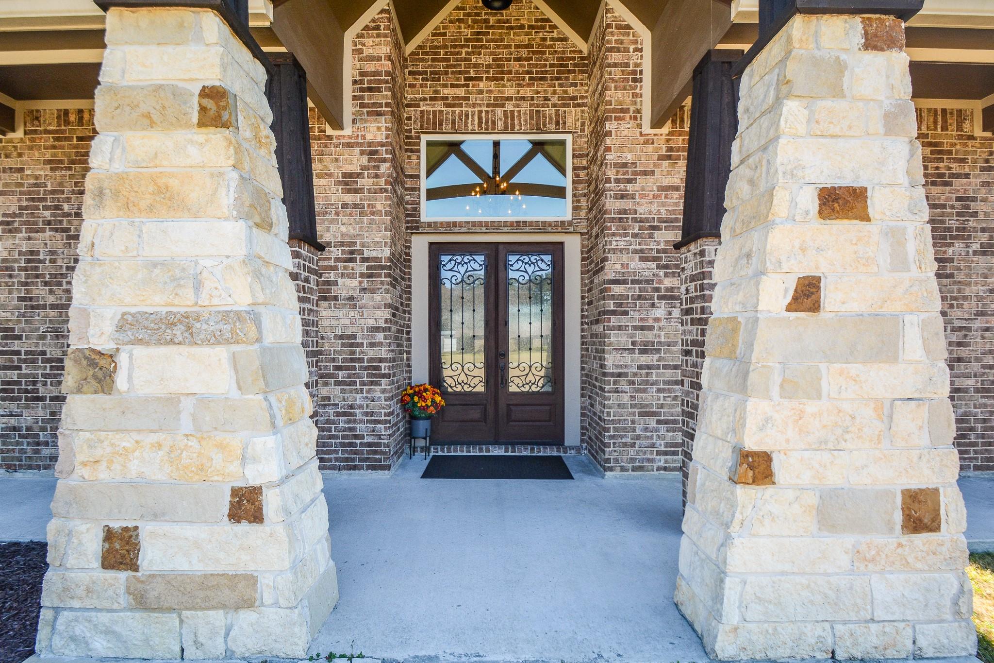 16173 Oaklawn Dr, Splendora, TX 77372 photo