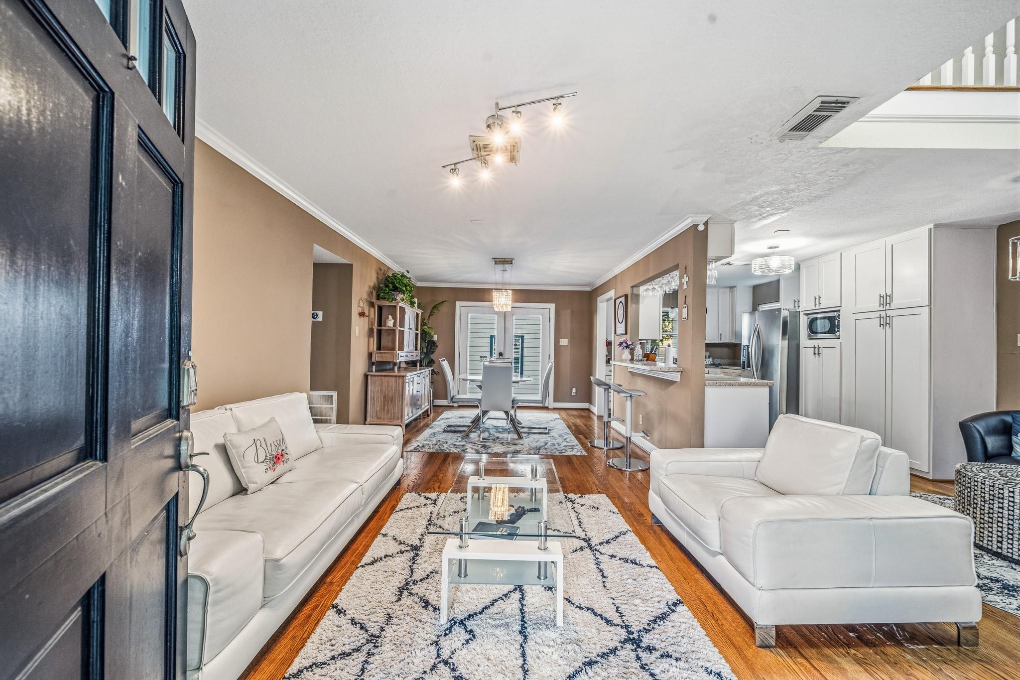 4401 Holt St, Bellaire, TX 77401 photo