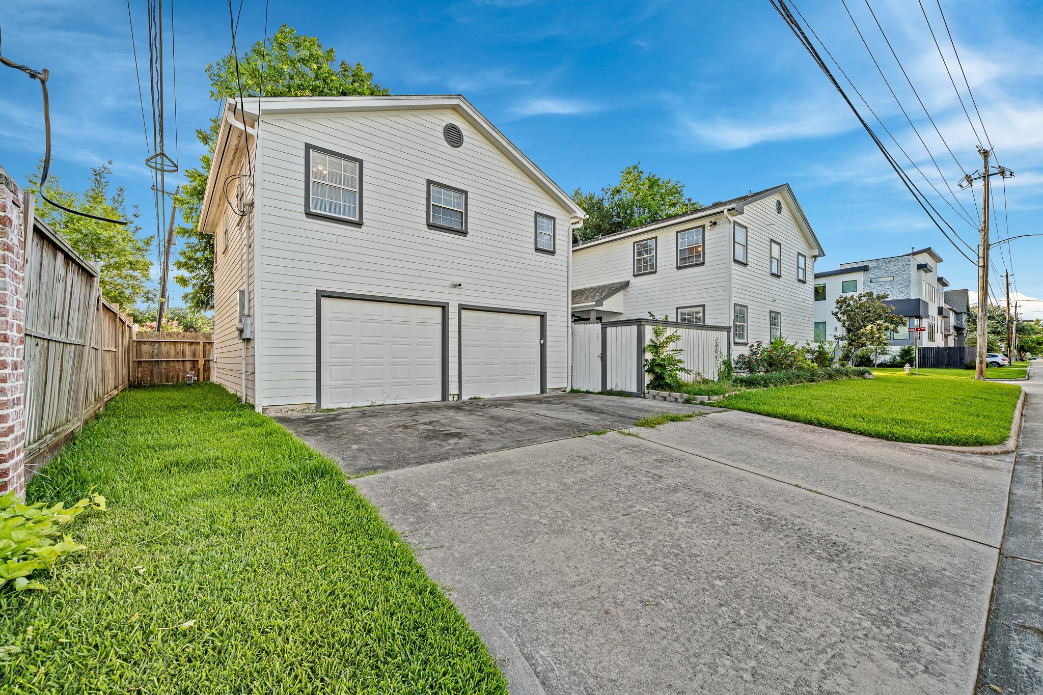 4401 Holt St, Bellaire, TX 77401 photo
