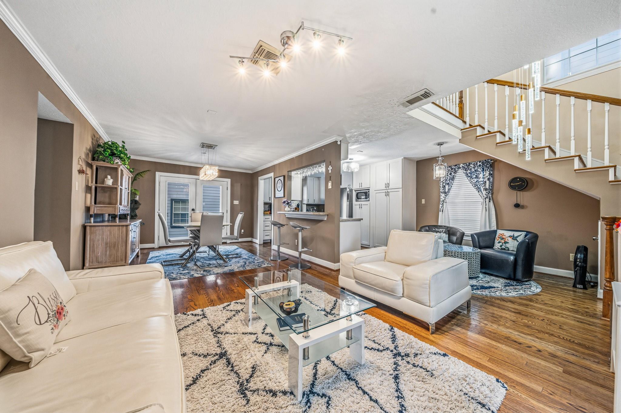 4401 Holt St, Bellaire, TX 77401 photo