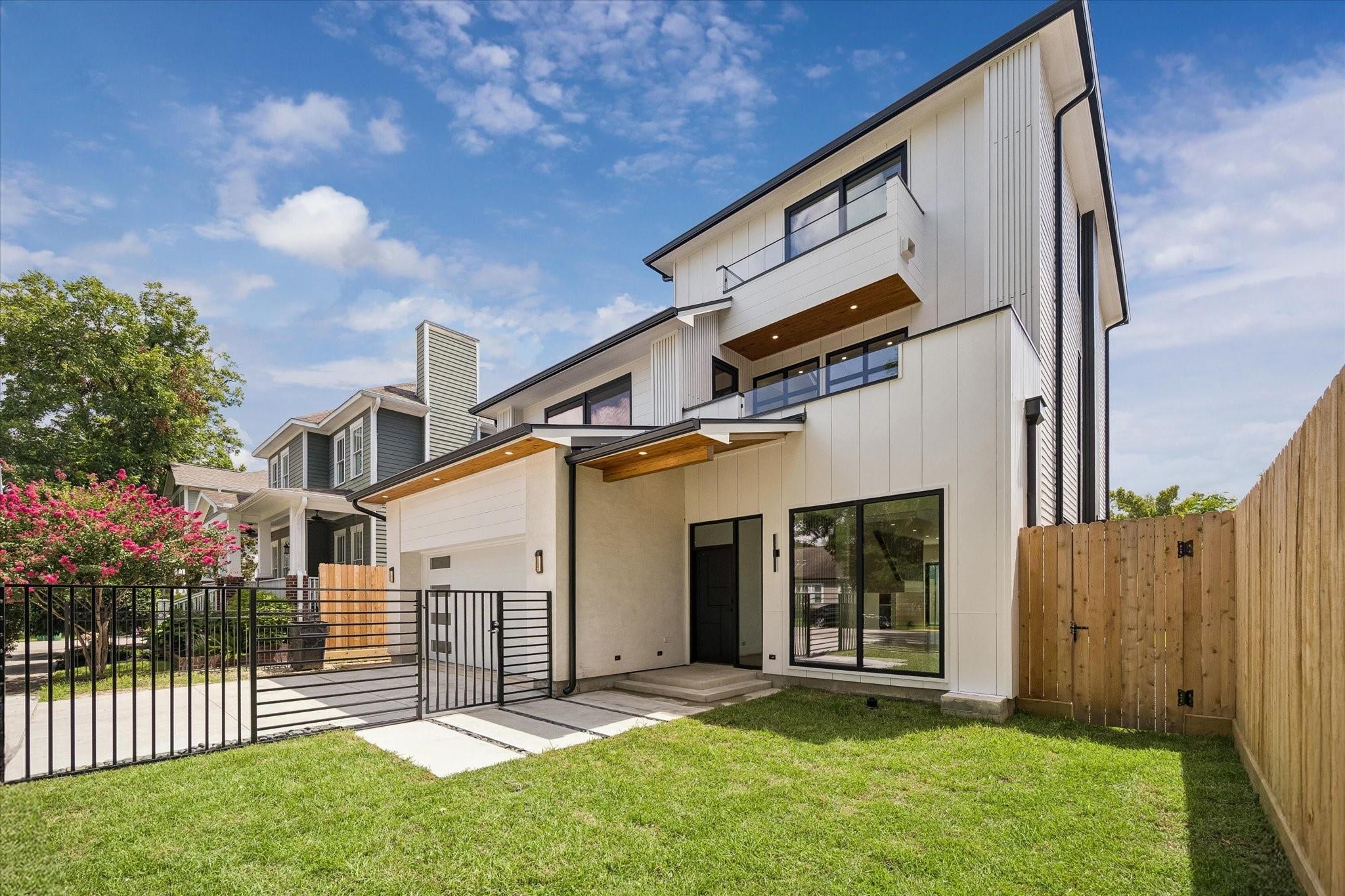 2218 Gostick St, Houston, TX 77008 photo
