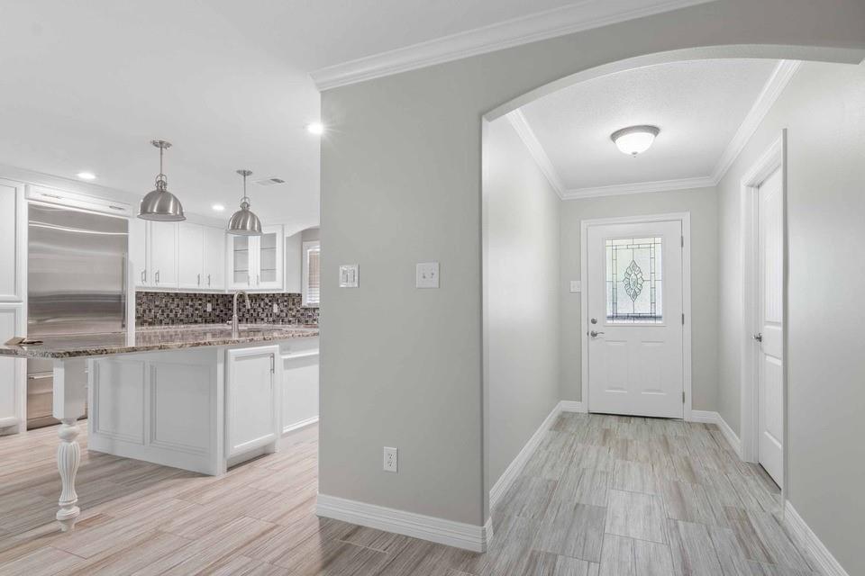 1534 Sterling Dr, Baytown, TX 77523 photo