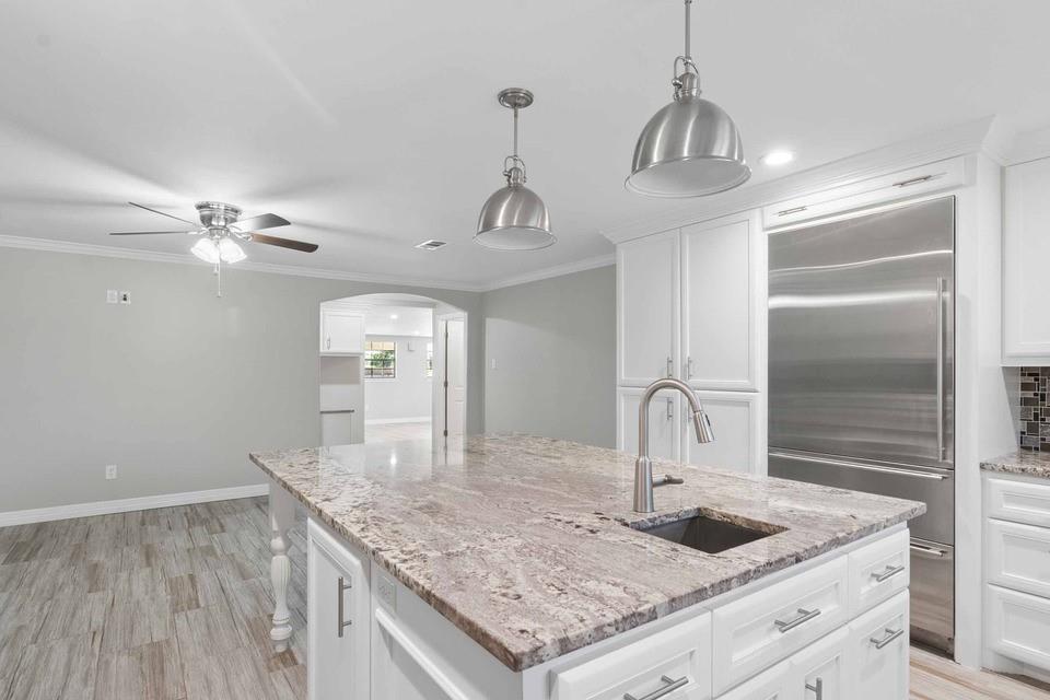 1534 Sterling Dr, Baytown, TX 77523 photo
