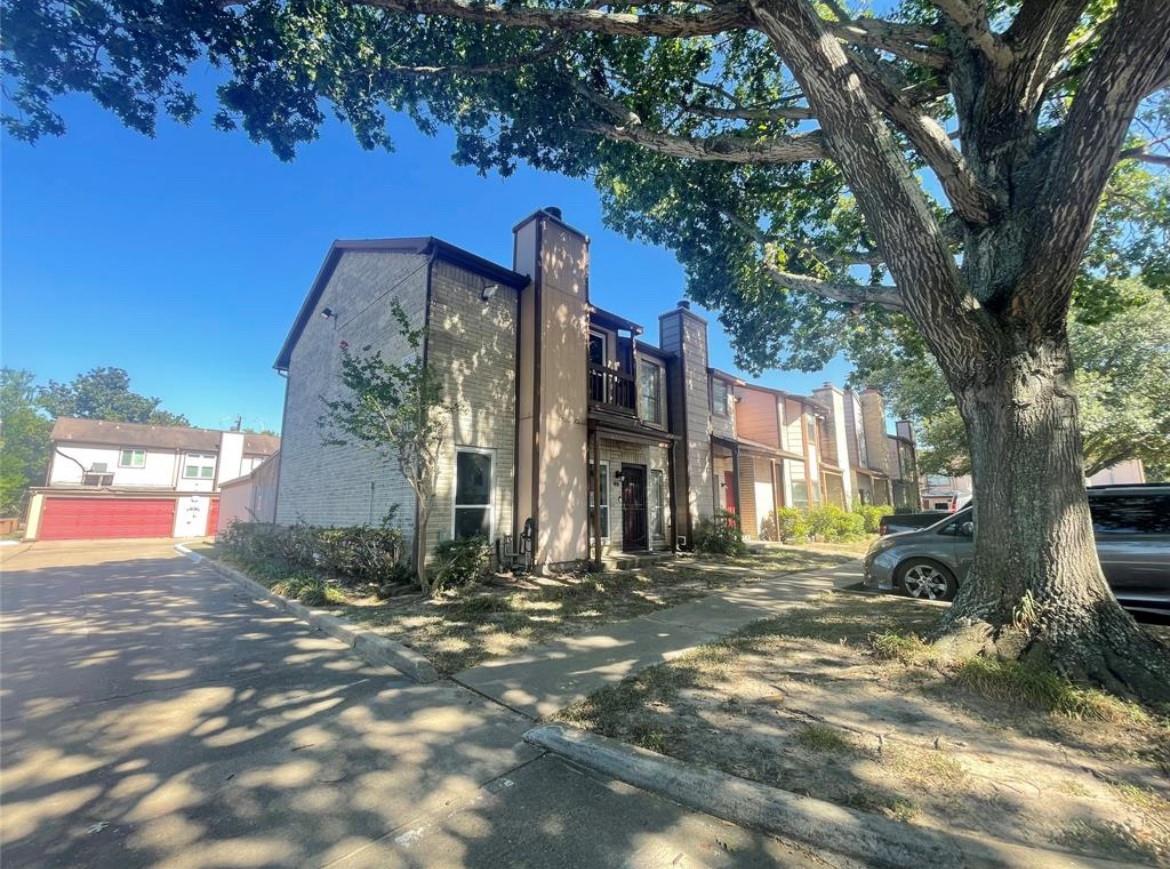 12300 Brookglade Cir, Houston, TX 77099