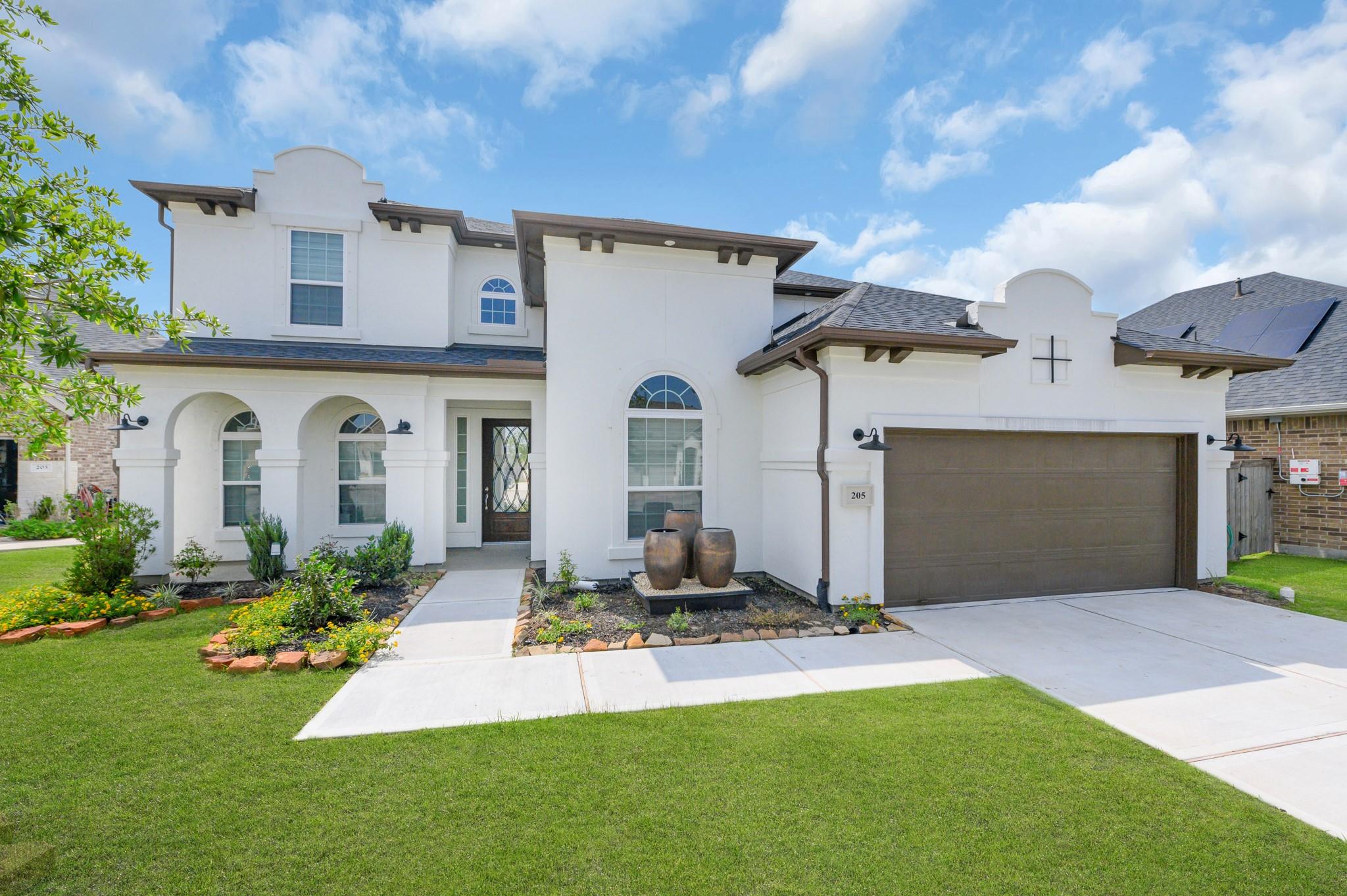 205 Coleman Wake Ln, La Porte, TX 77571