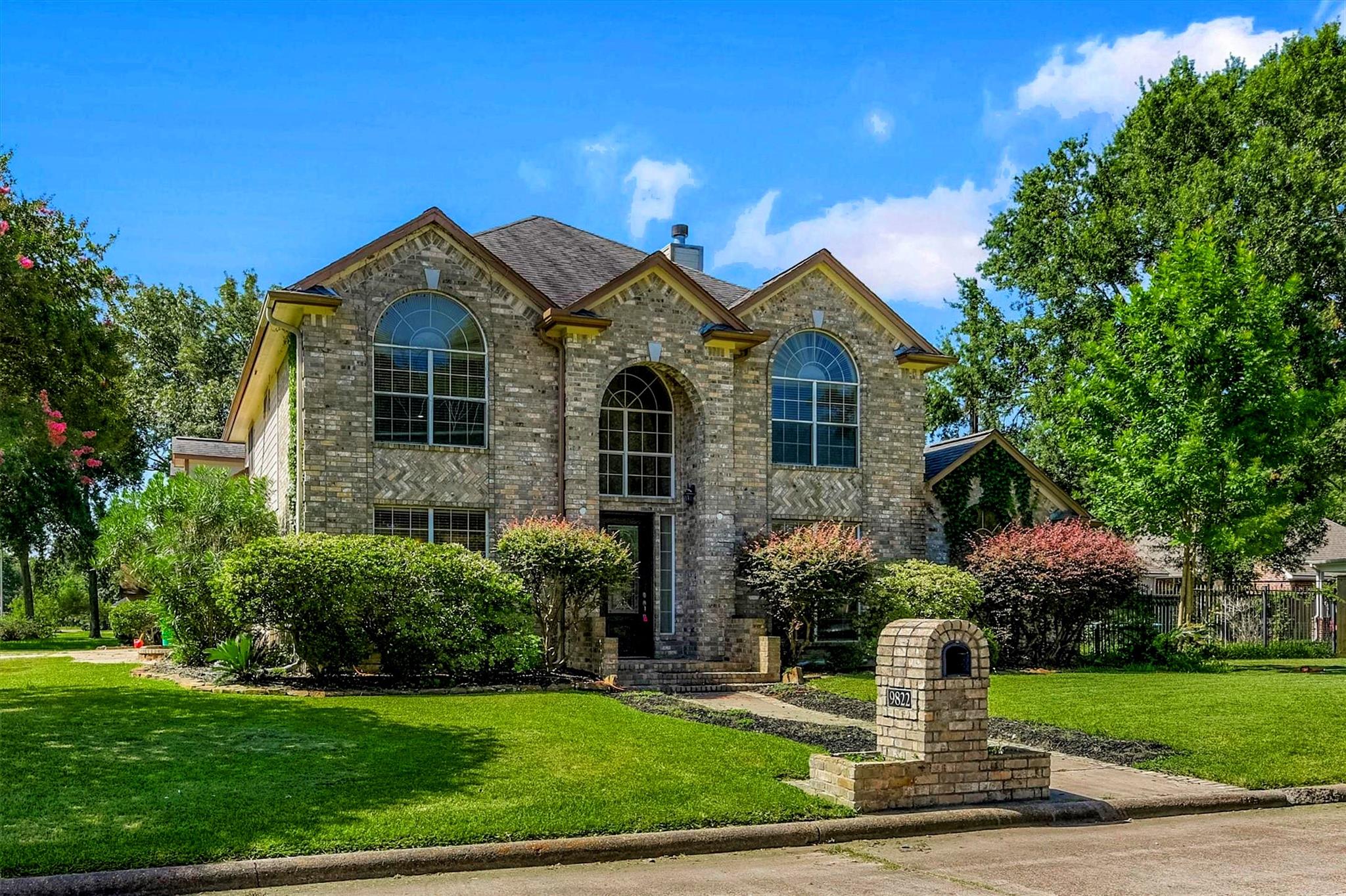 9822 El Chaco St, Baytown, TX 77521