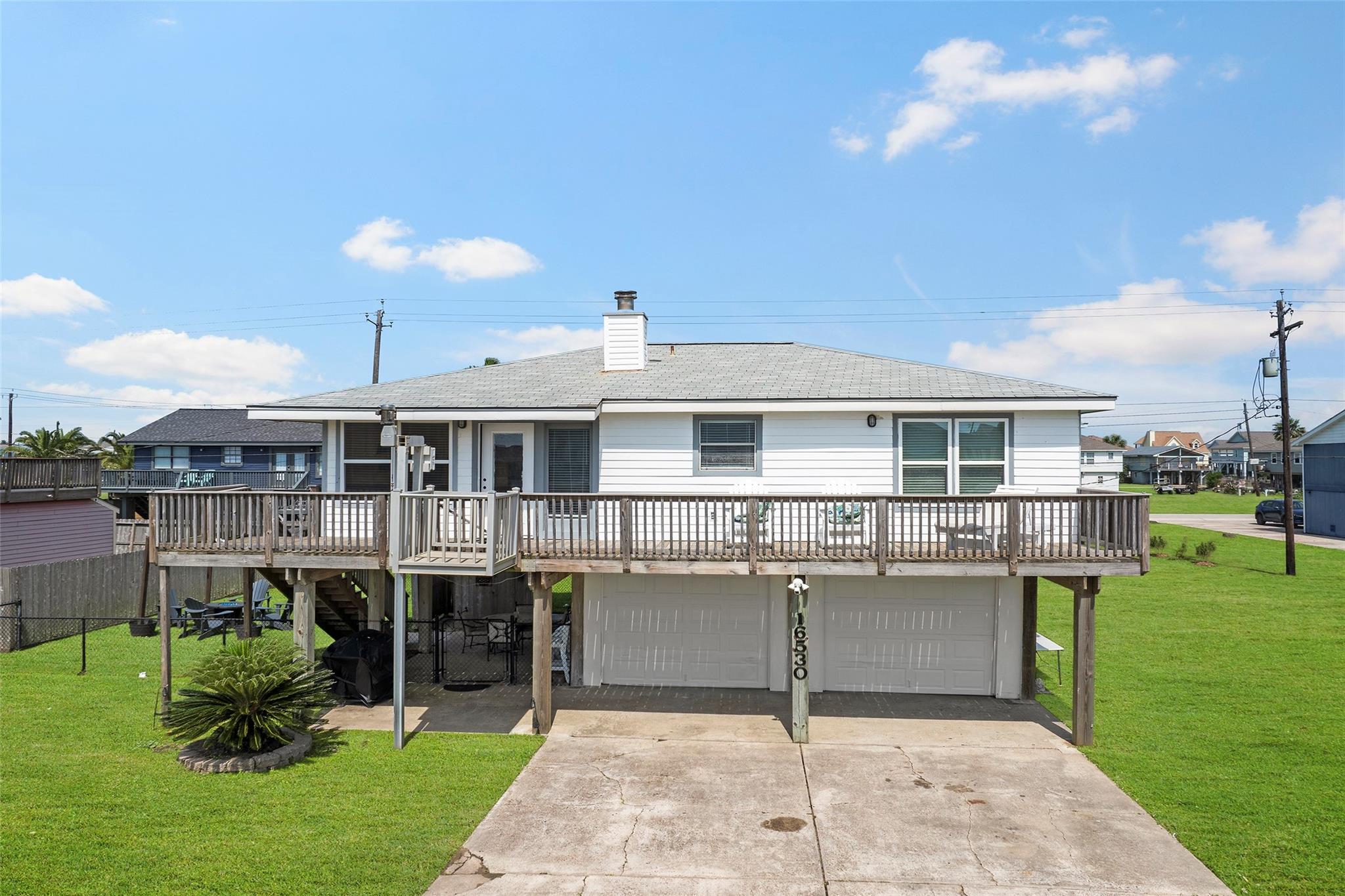 16530 Captain Kidd Rd, Jamaica Beach, TX 77554 photo