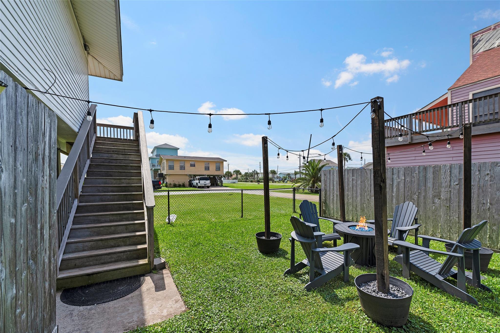 16530 Captain Kidd Rd, Jamaica Beach, TX 77554 photo