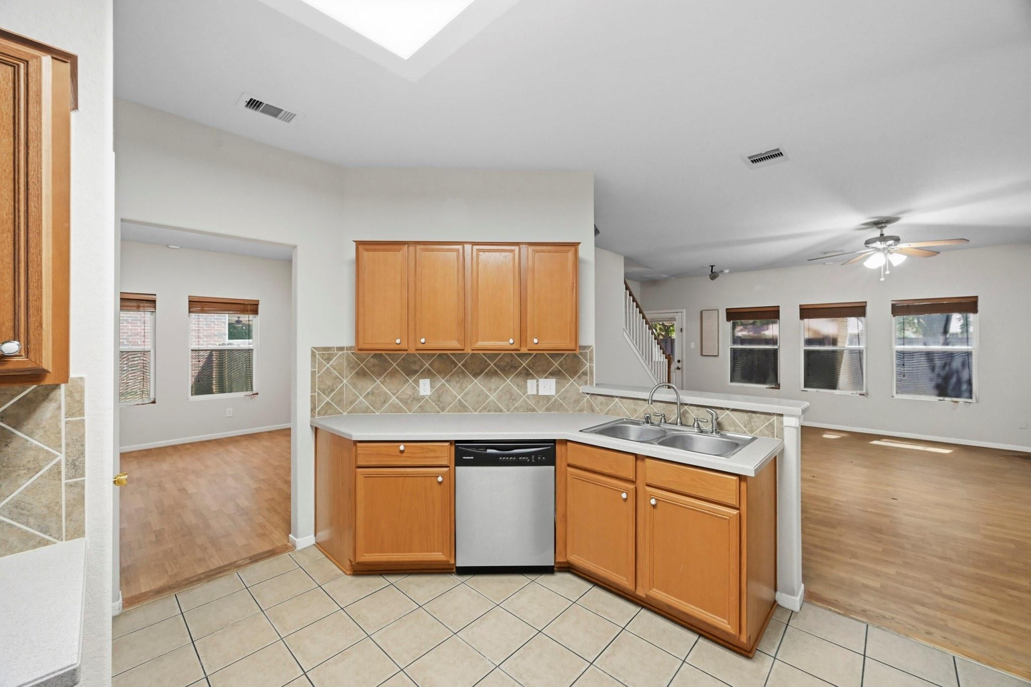 2702 Youpon Lake Ct, Houston, TX 77084 photo