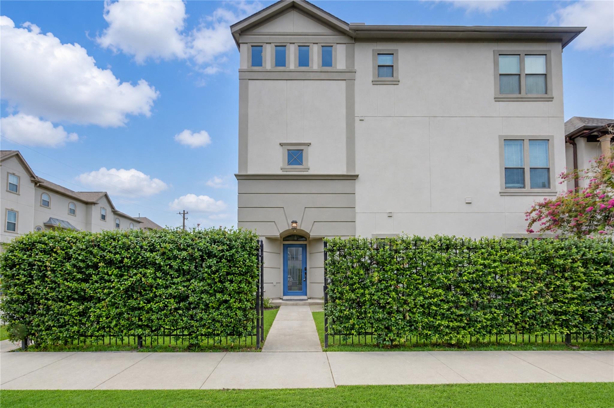 1433 Utah St, Houston, TX 77007