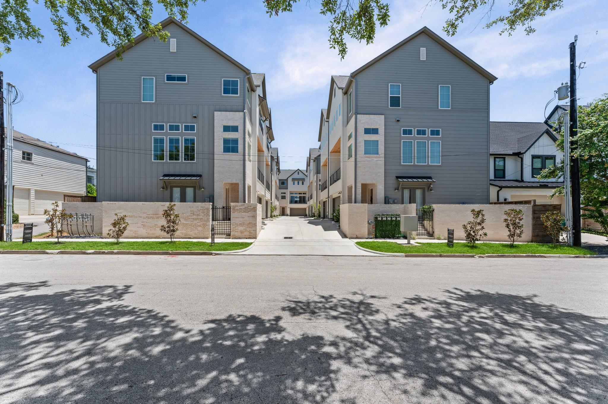 2920 Michaux St, Houston, TX 77009
