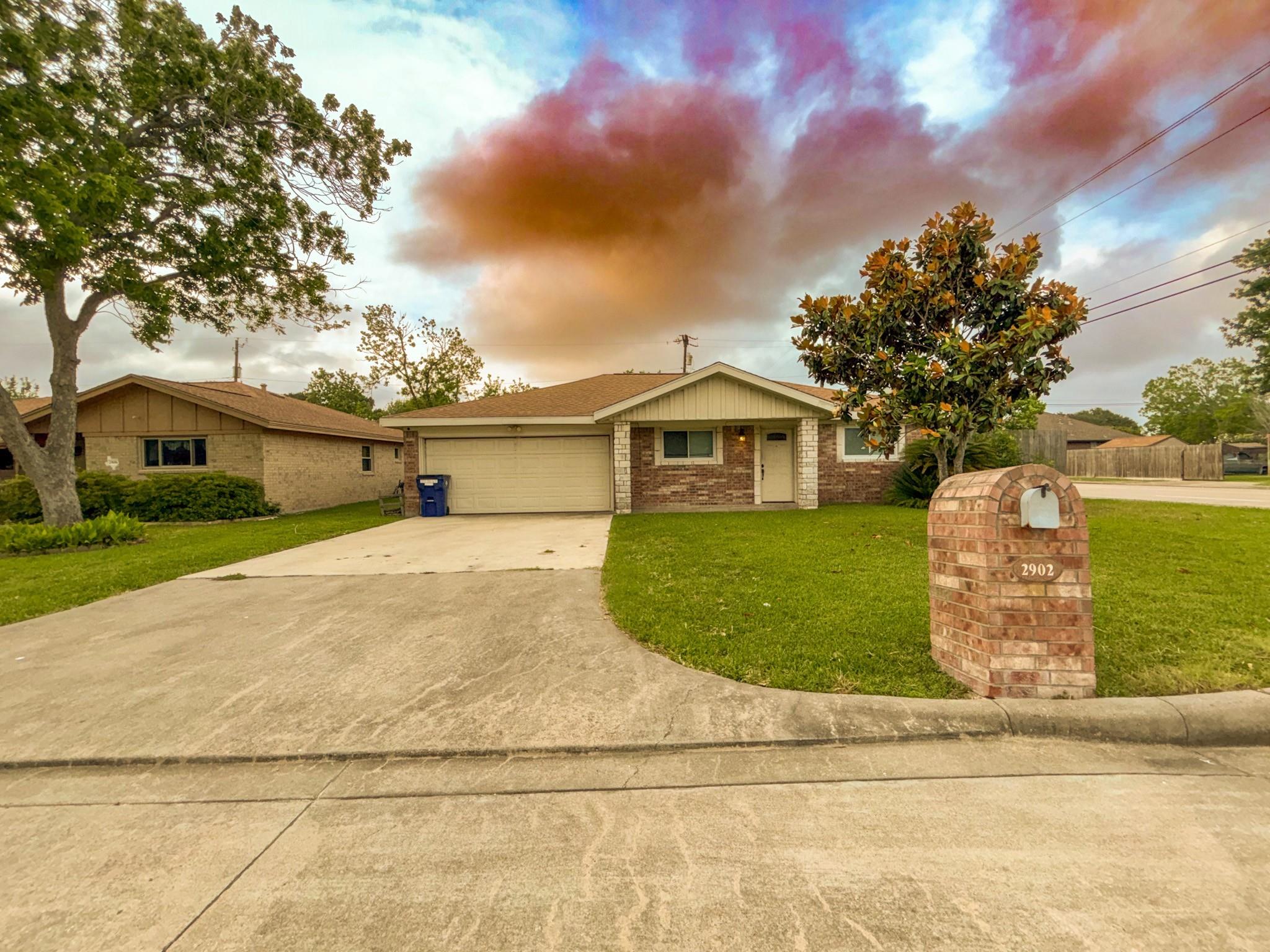 2902 19 Ave, Texas City, TX 77590