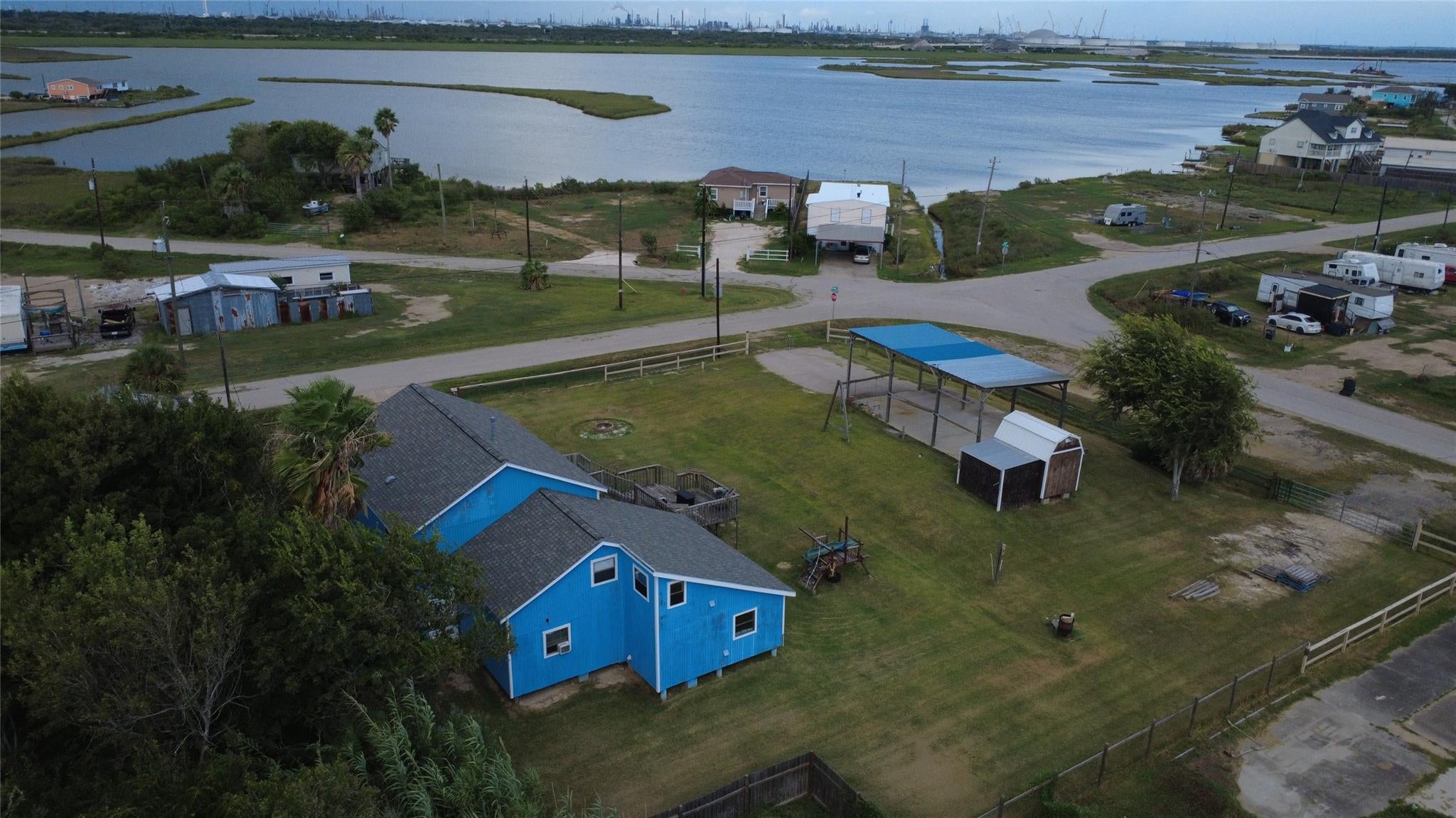 4607 Swan St, Hitchcock, TX 77563