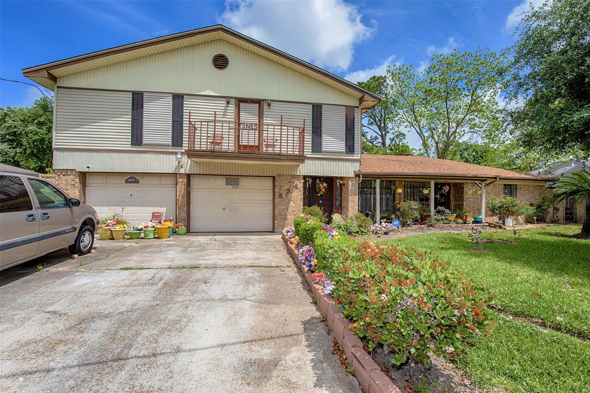 534 Vionett Ln, Texas City, TX 77591