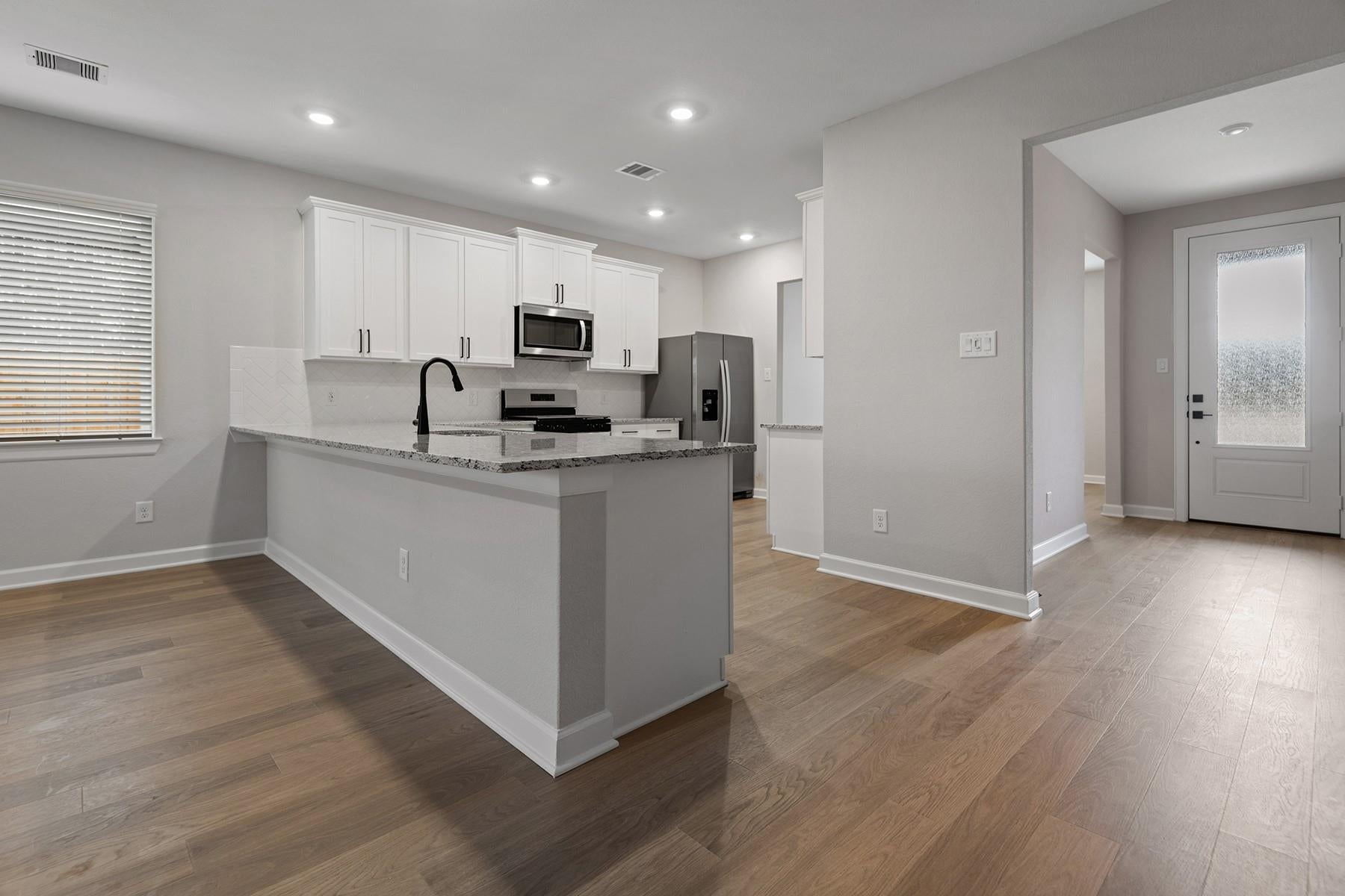 21592 Bluebonnet Bay Dr, Magnolia, TX 77354 photo