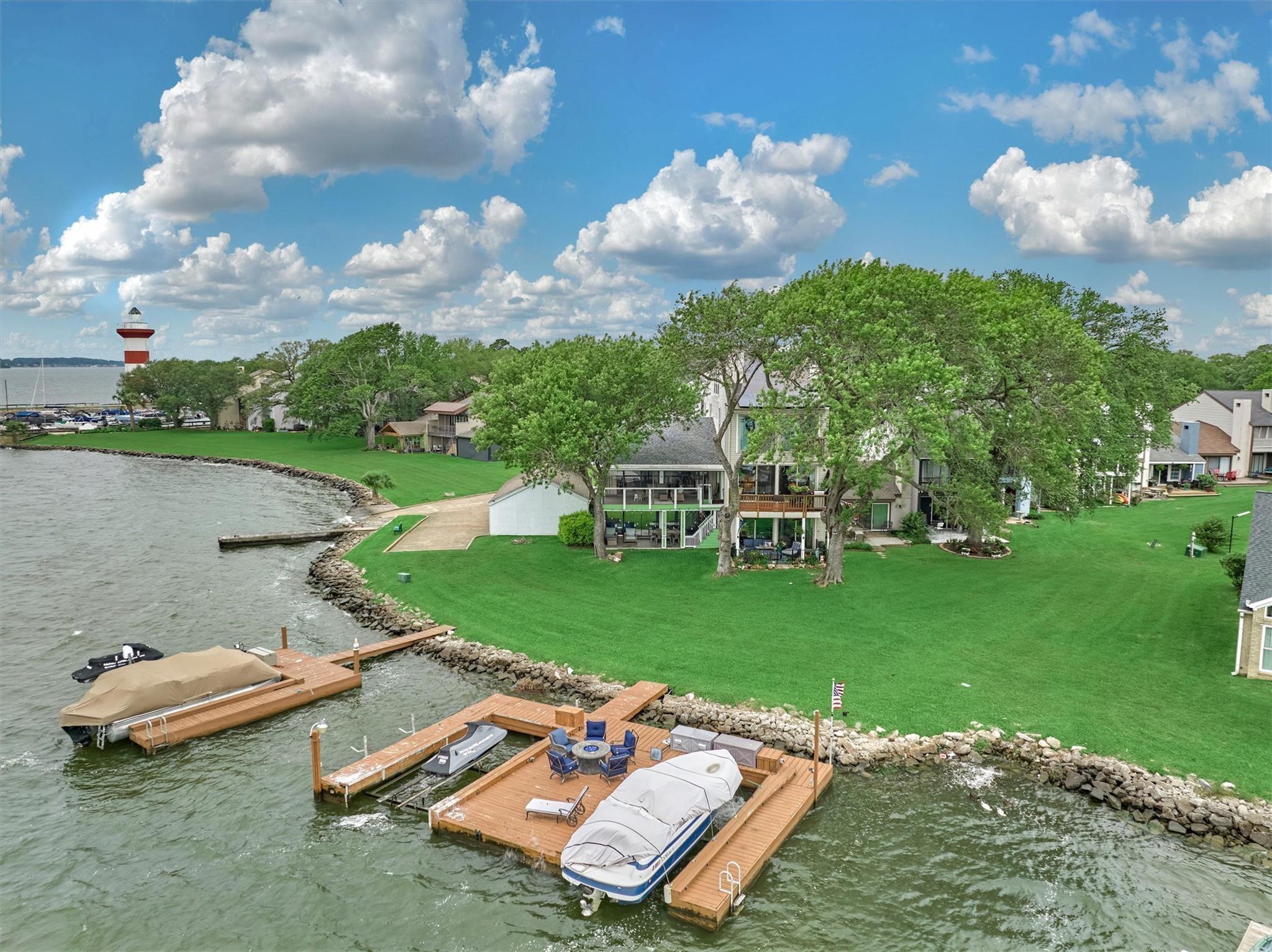 2012 Lakewood Ct, Willis, TX 77318 photo