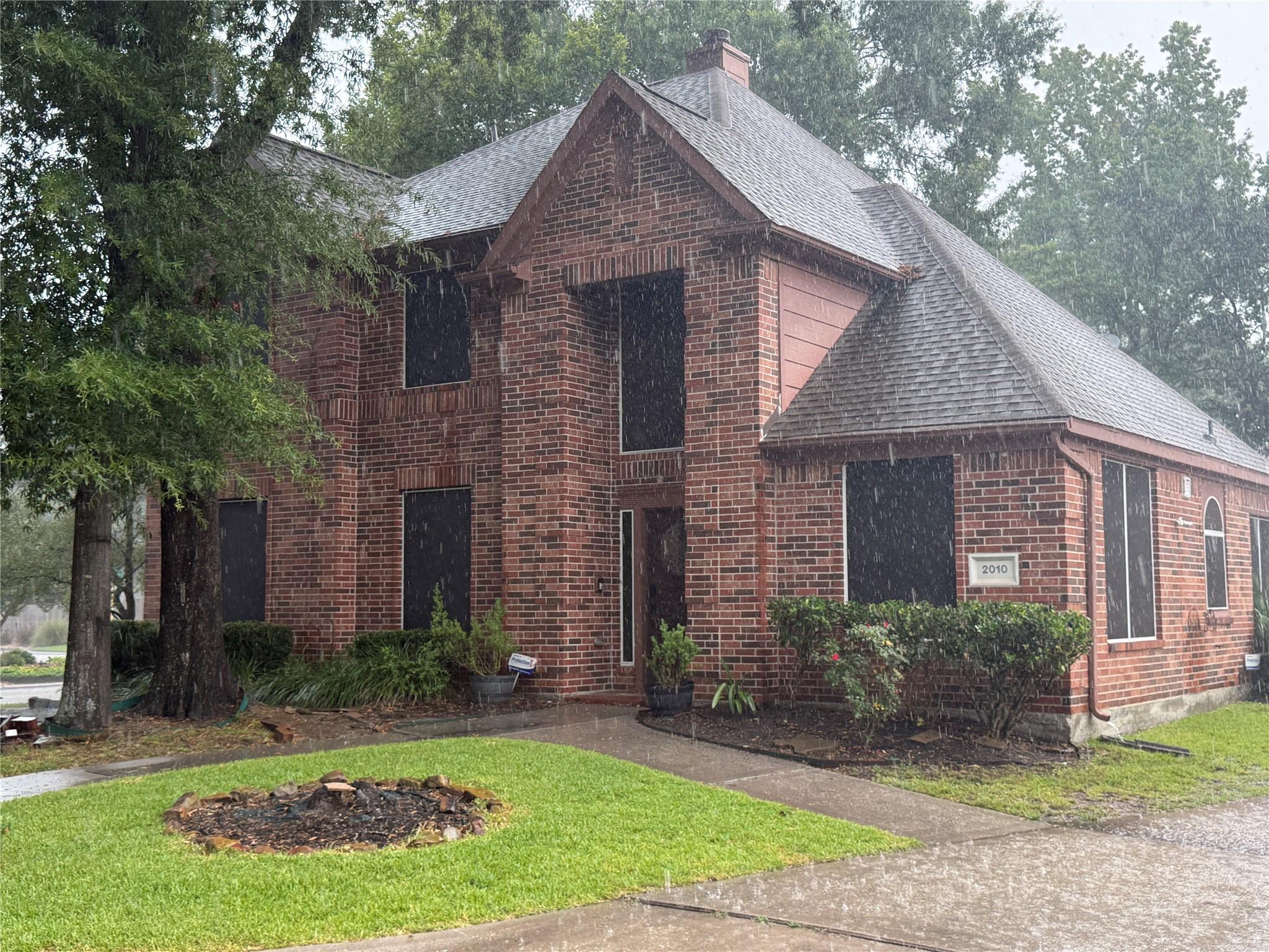 2010 Trail Water Ct, Houston, TX 77339