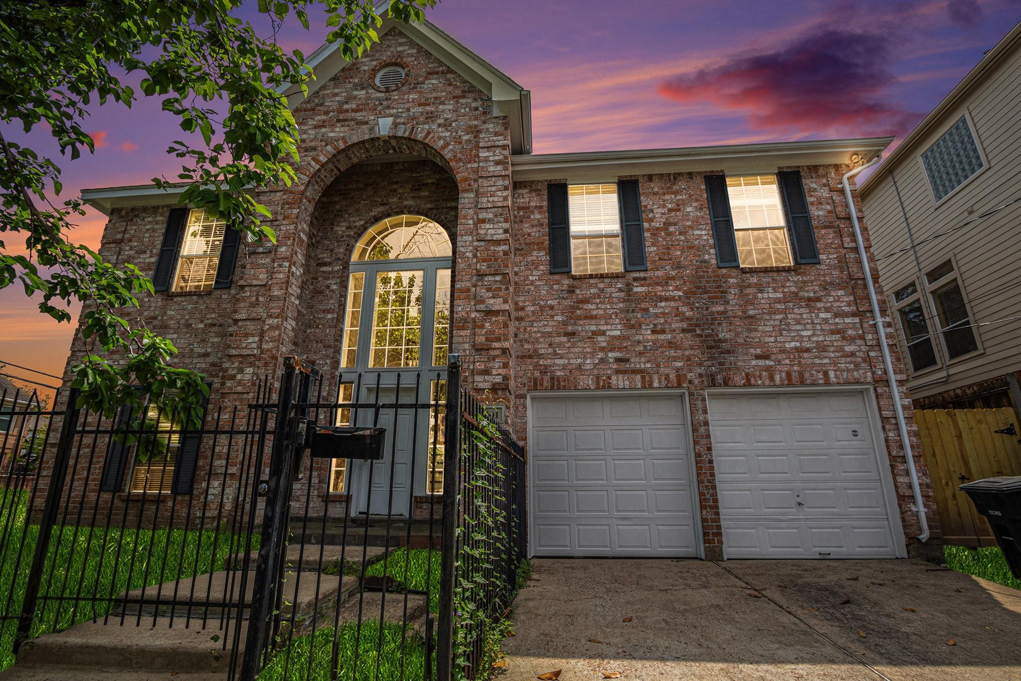 5001 Jackson St, Houston, TX 77004