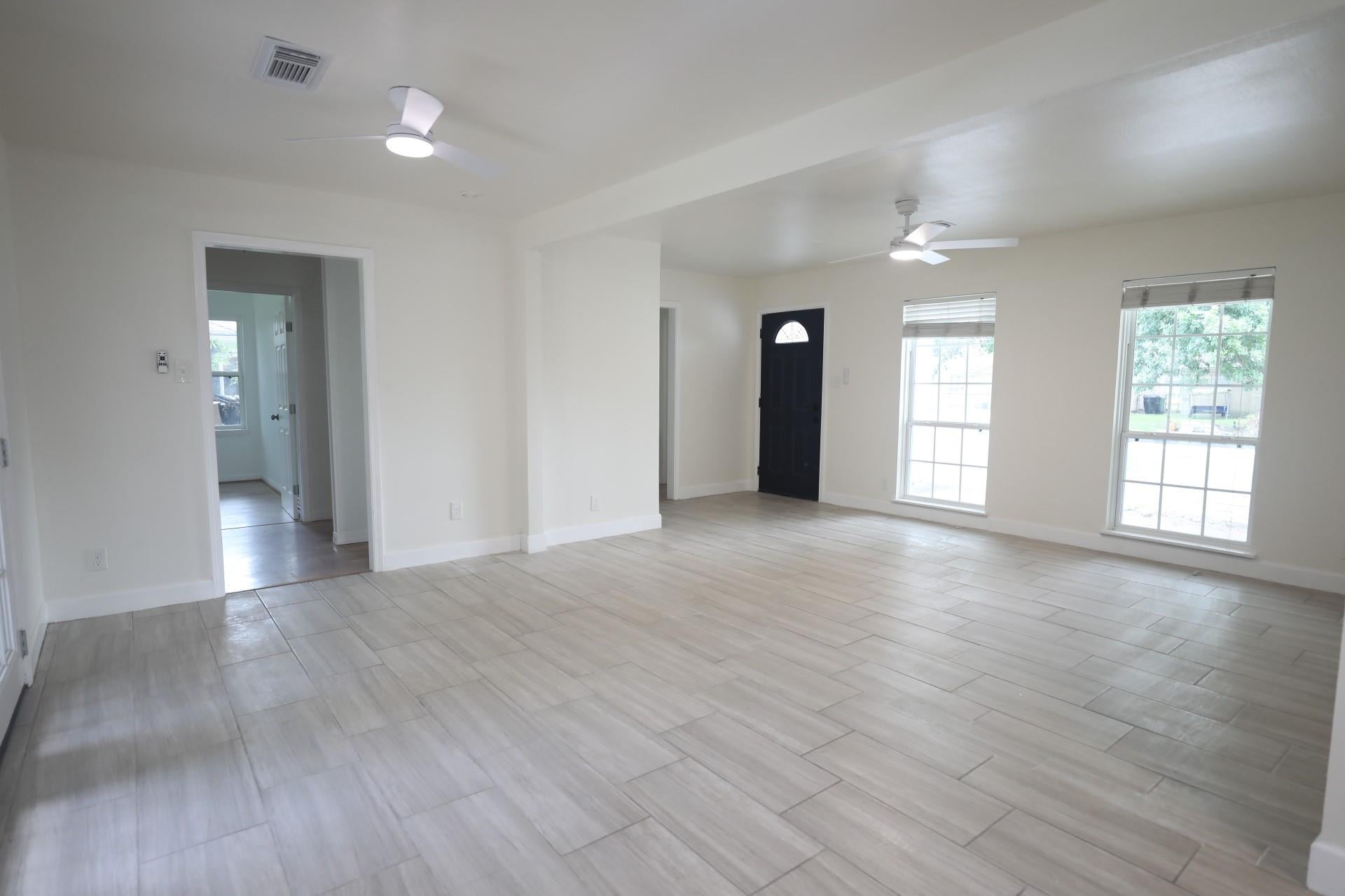 5738 Newquay St, Houston, TX 77085 photo