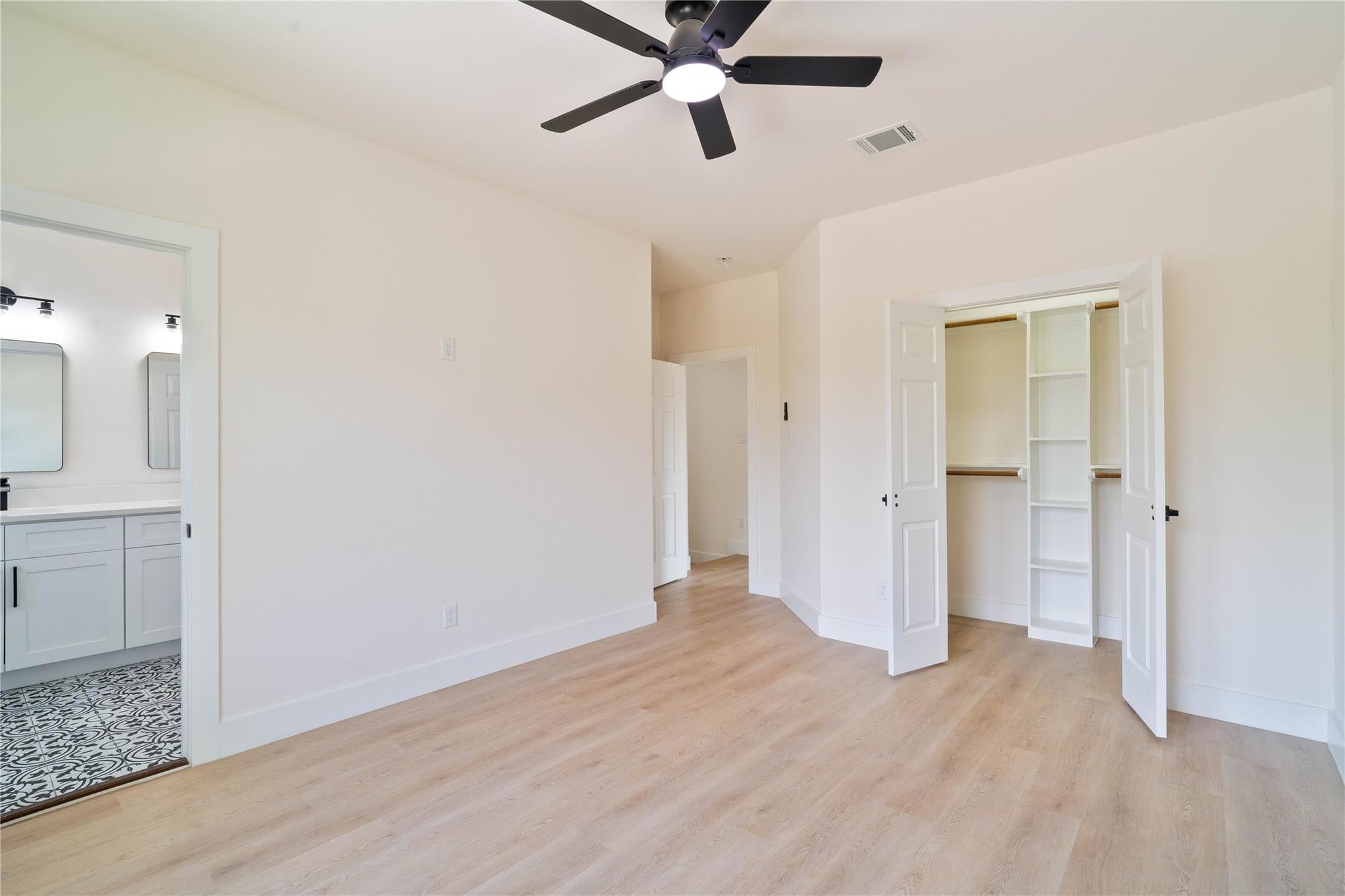 3210 Retta St, Houston, TX 77026 photo