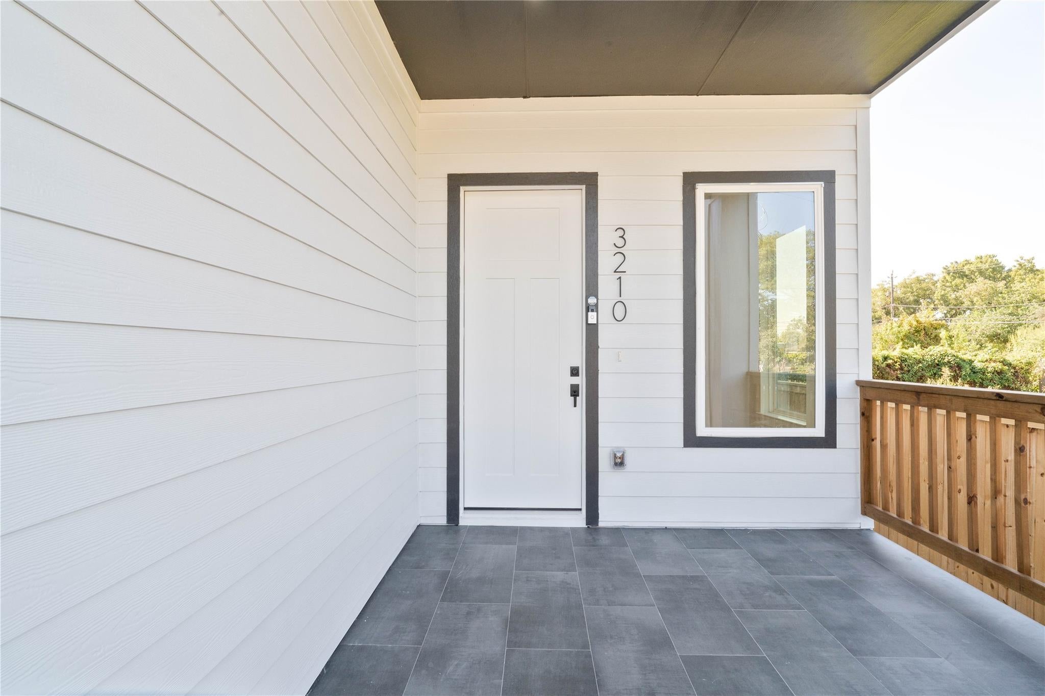 3210 Retta St, Houston, TX 77026 photo