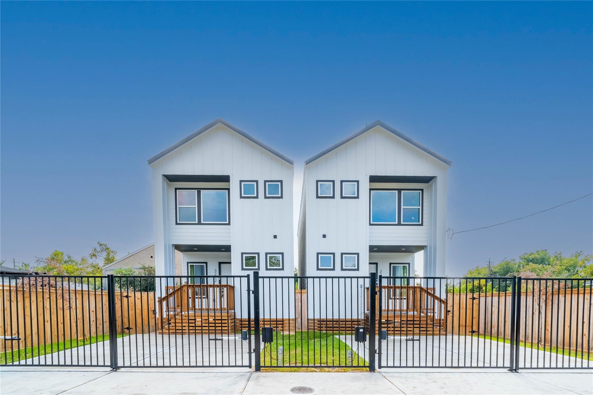 3210 Retta St, Houston, TX 77026 photo