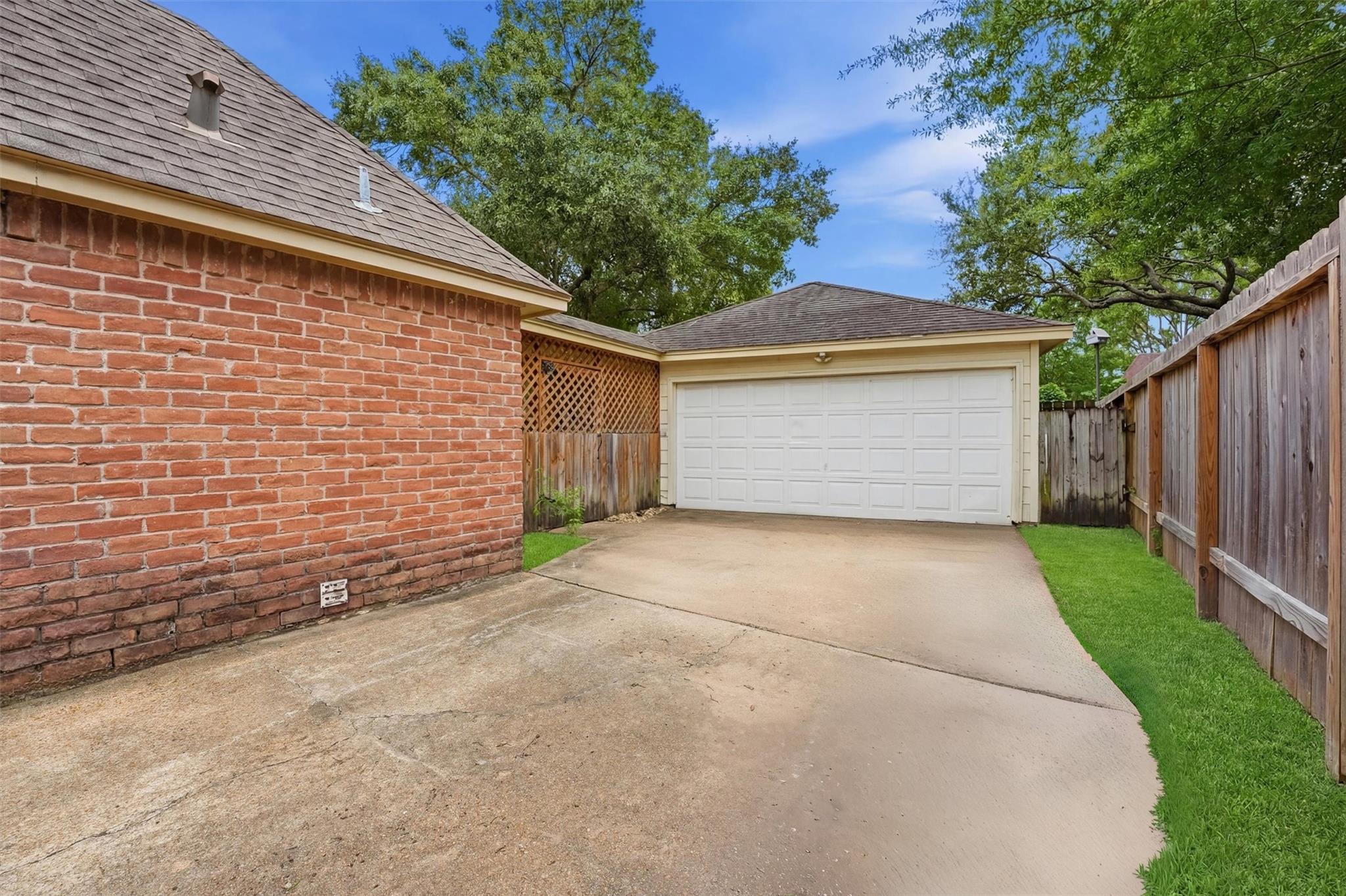 12527 Piping Rock Dr, Houston, TX 77077 photo