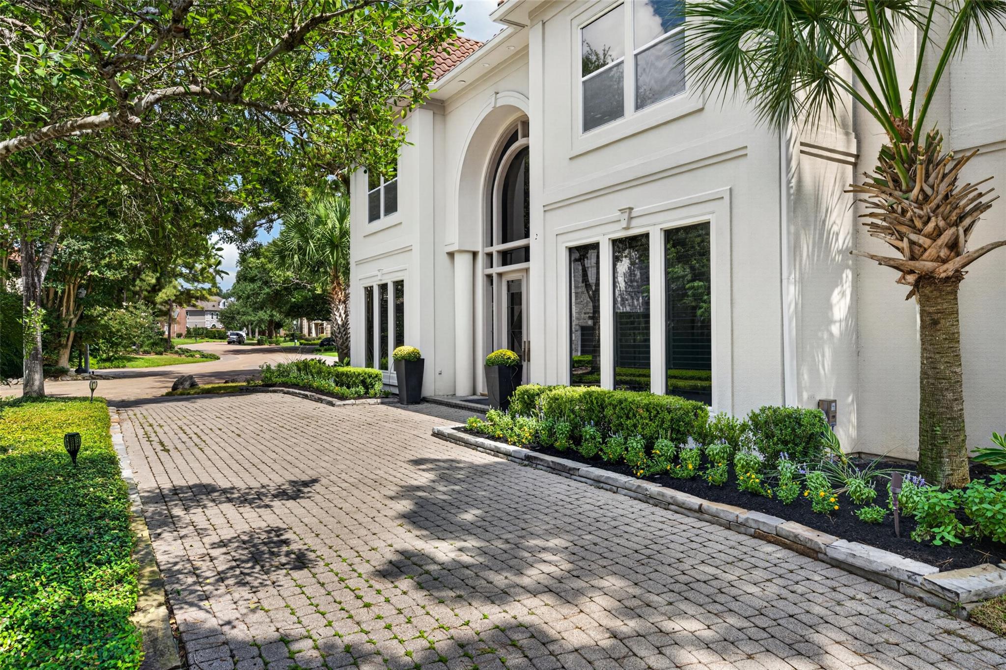 2 W Terrace Dr, Houston, TX 77007 photo