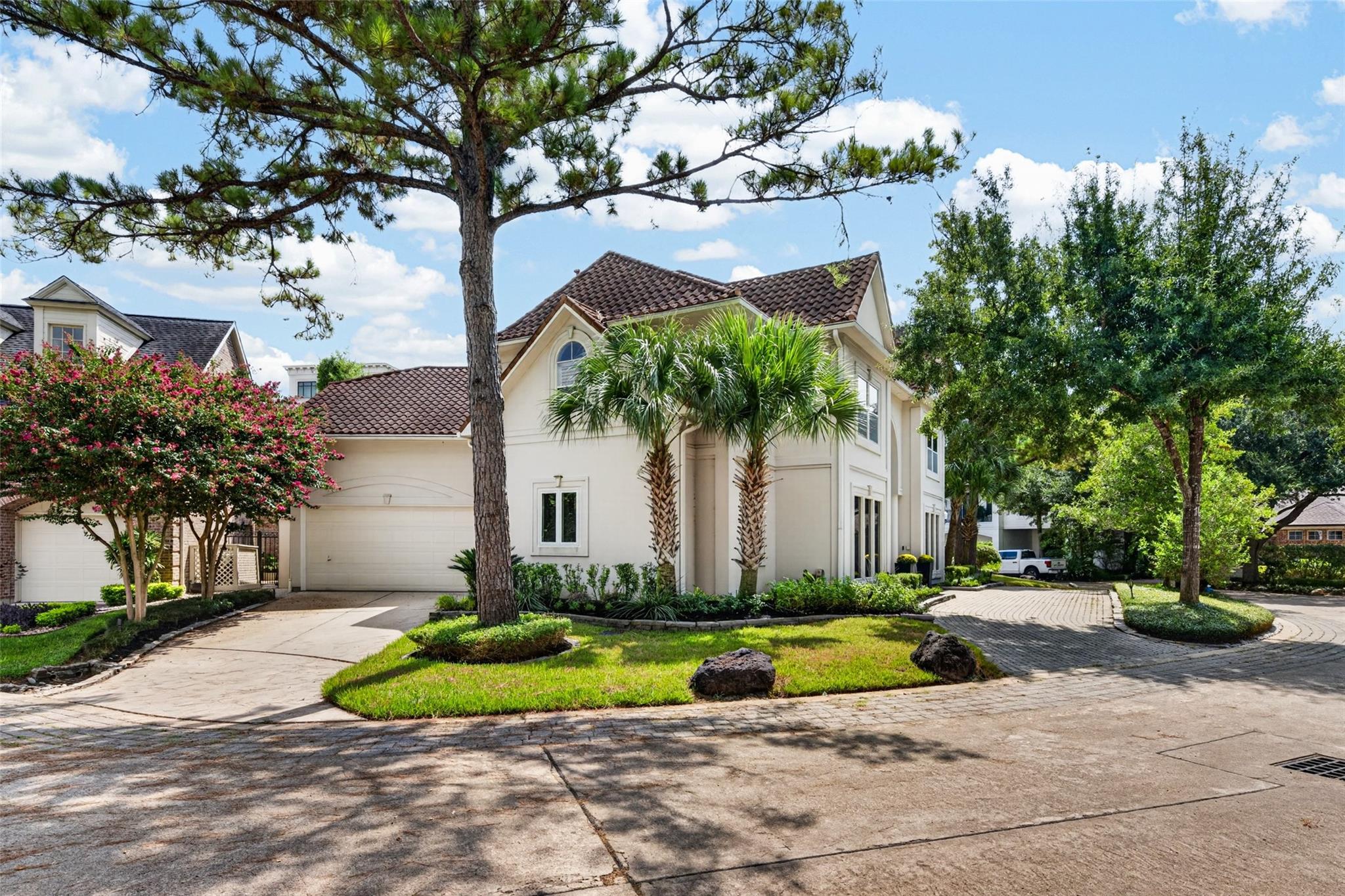 2 W Terrace Dr, Houston, TX 77007 photo