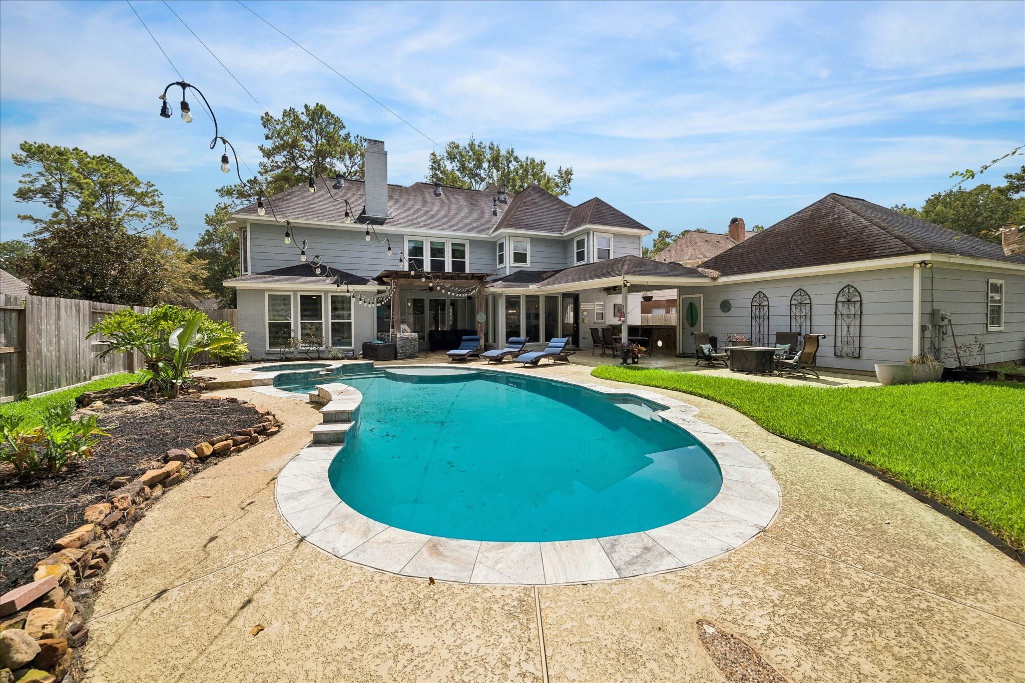 5911 Garden Hollow Ct, Houston, TX 77345 photo