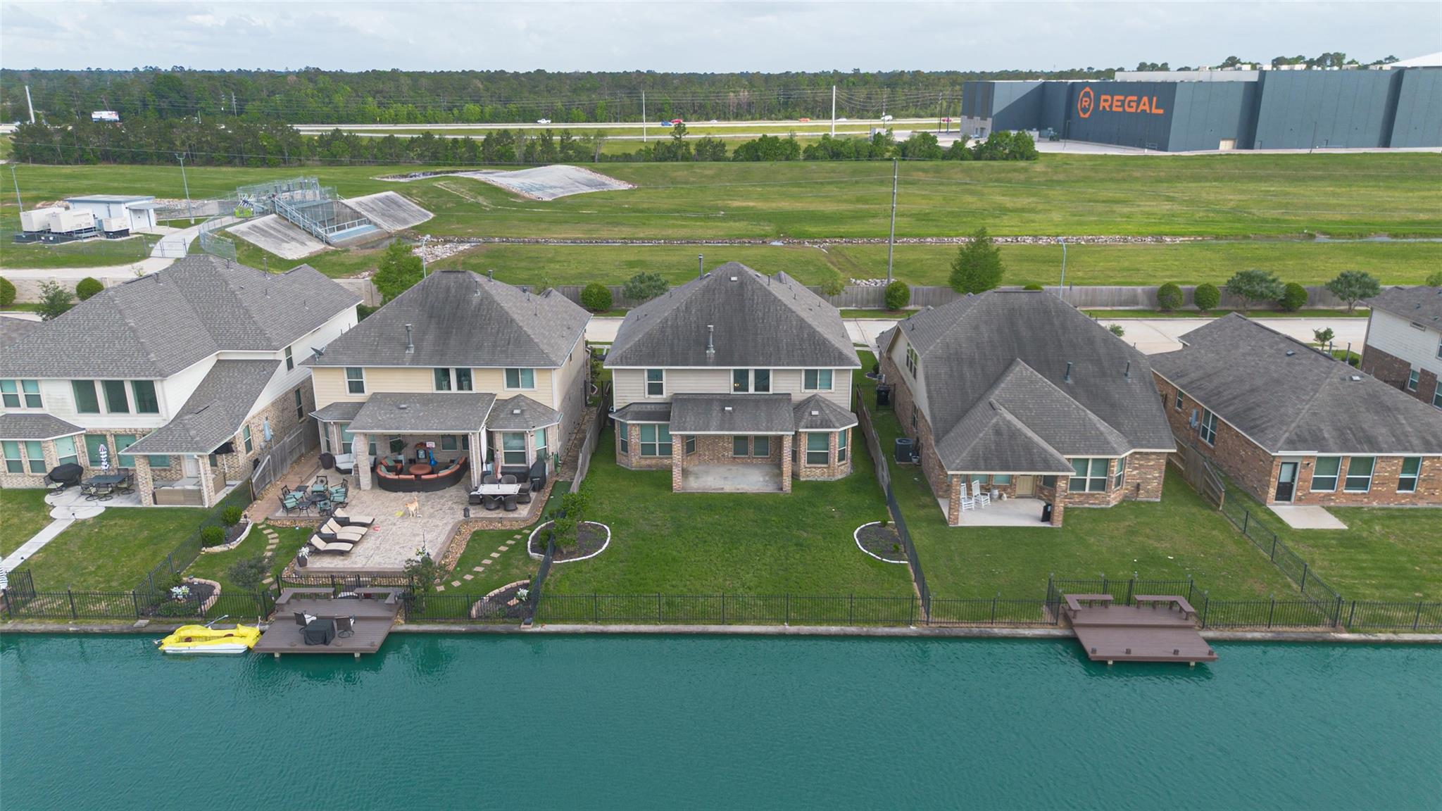 3795 Lake Bend Shore Dr, Spring, TX 77386