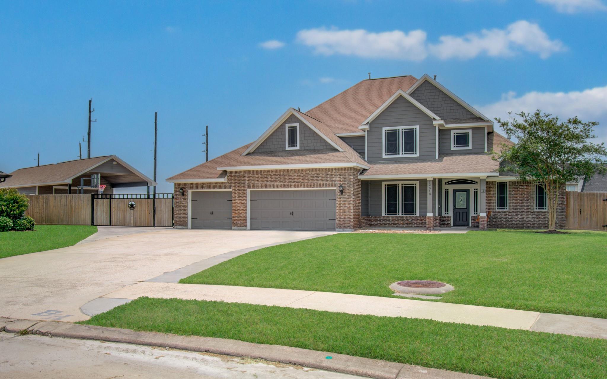 14018 Hawthorne Cir, Mont Belvieu, TX 77523