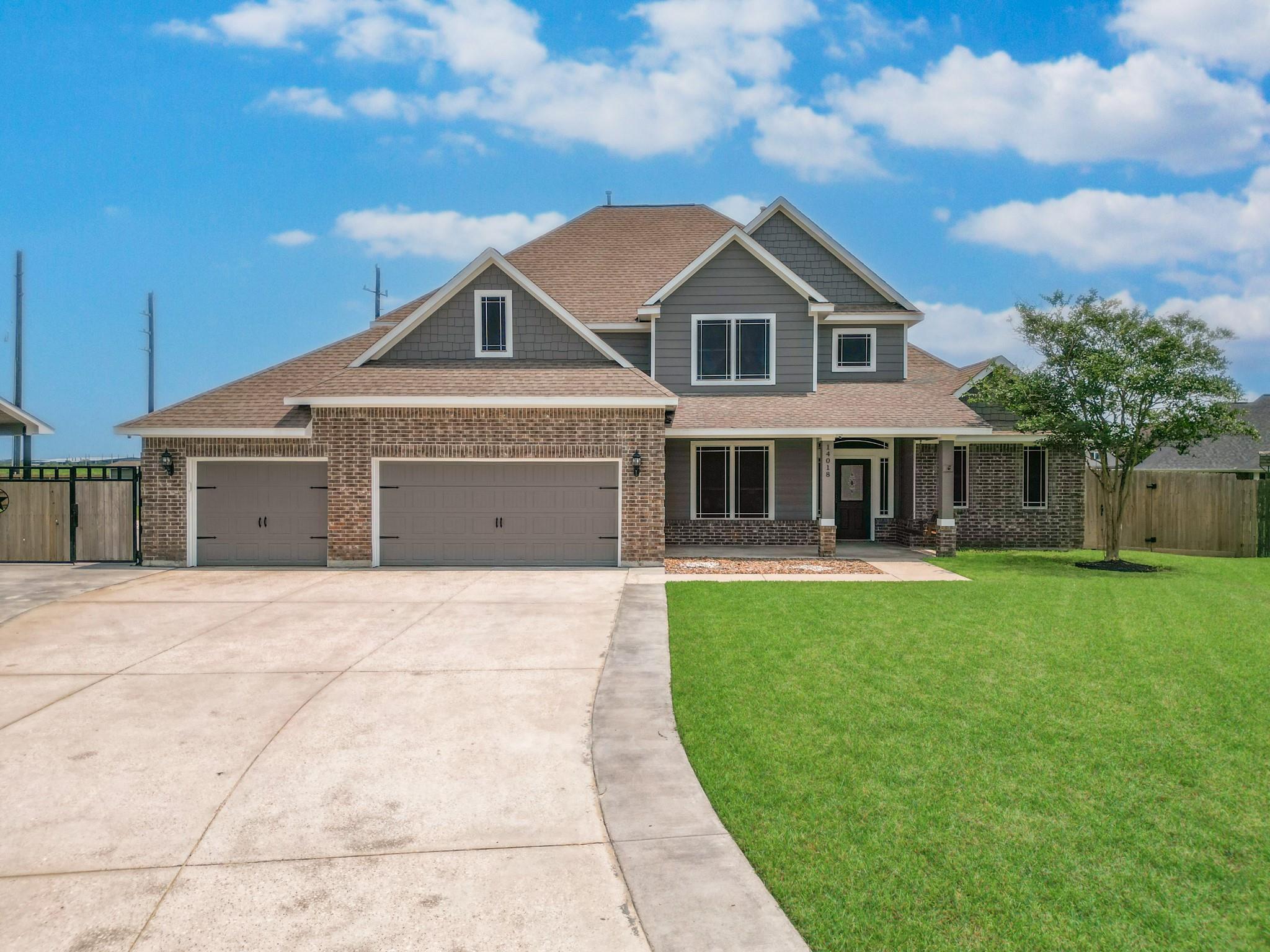 14018 Hawthorne Cir, Mont Belvieu, TX 77523 photo