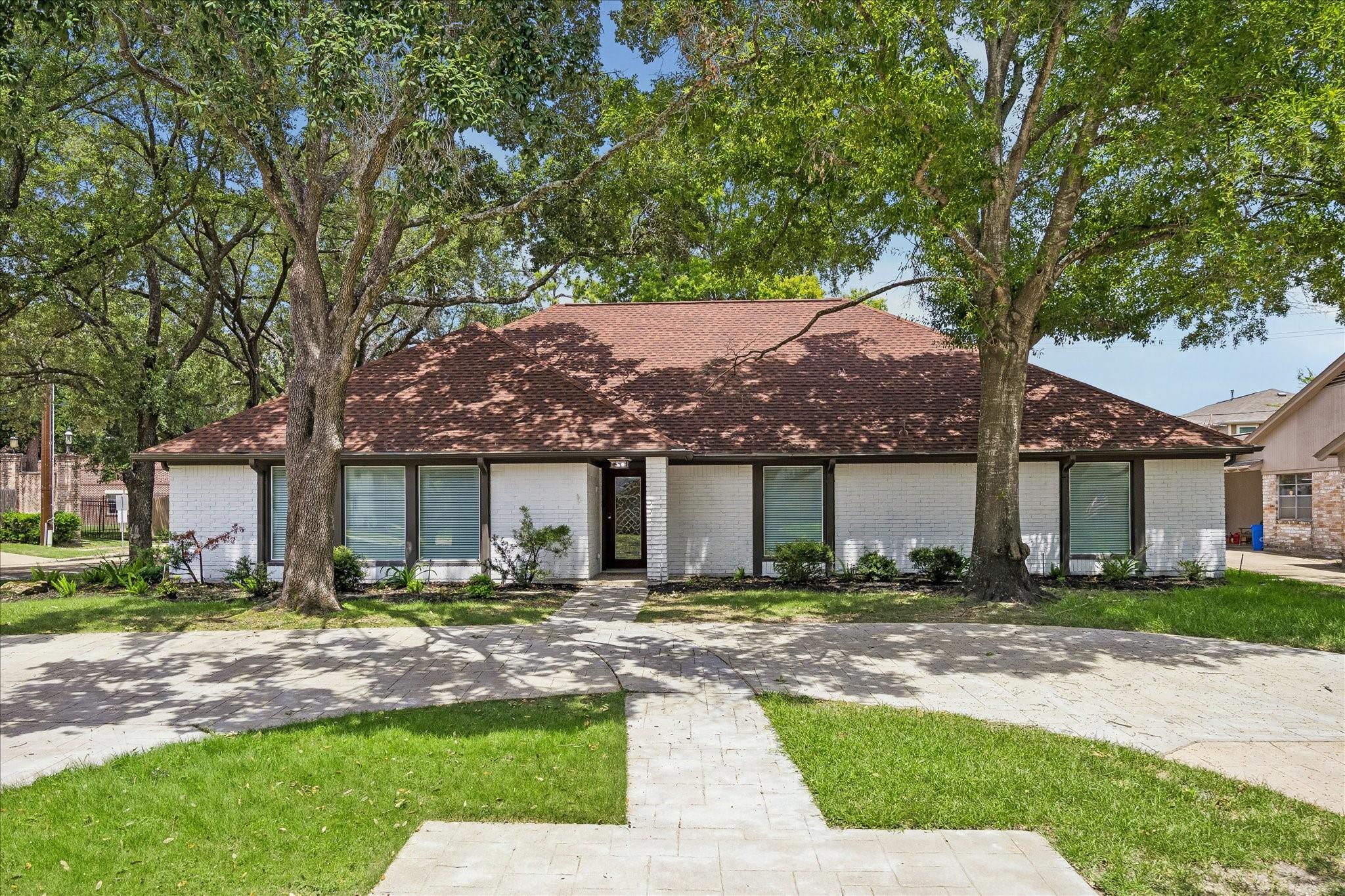 2930 Riata Ln, Houston, TX 77043