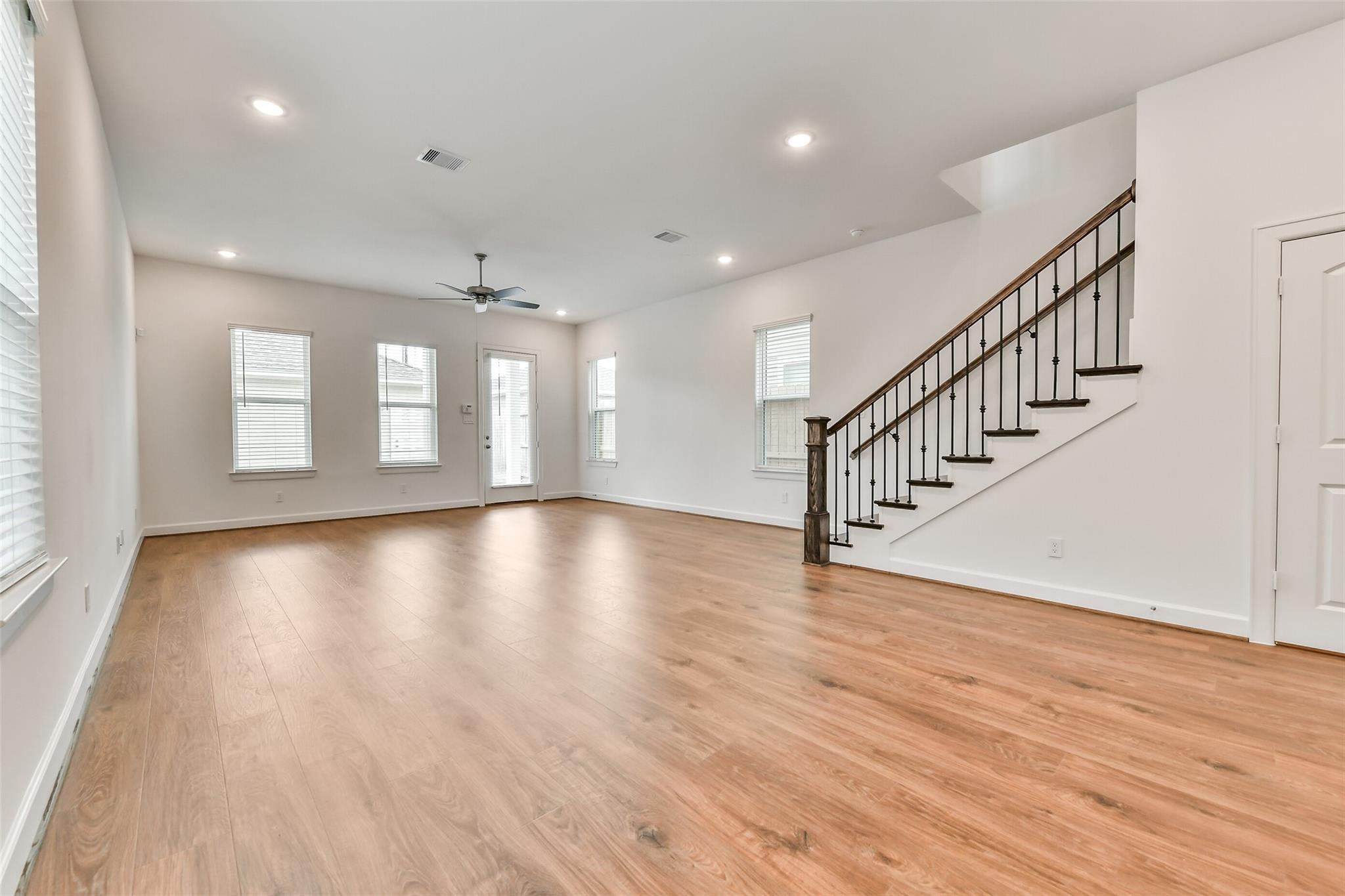 2511 S Houston Ave, Pearland, TX 77581 photo