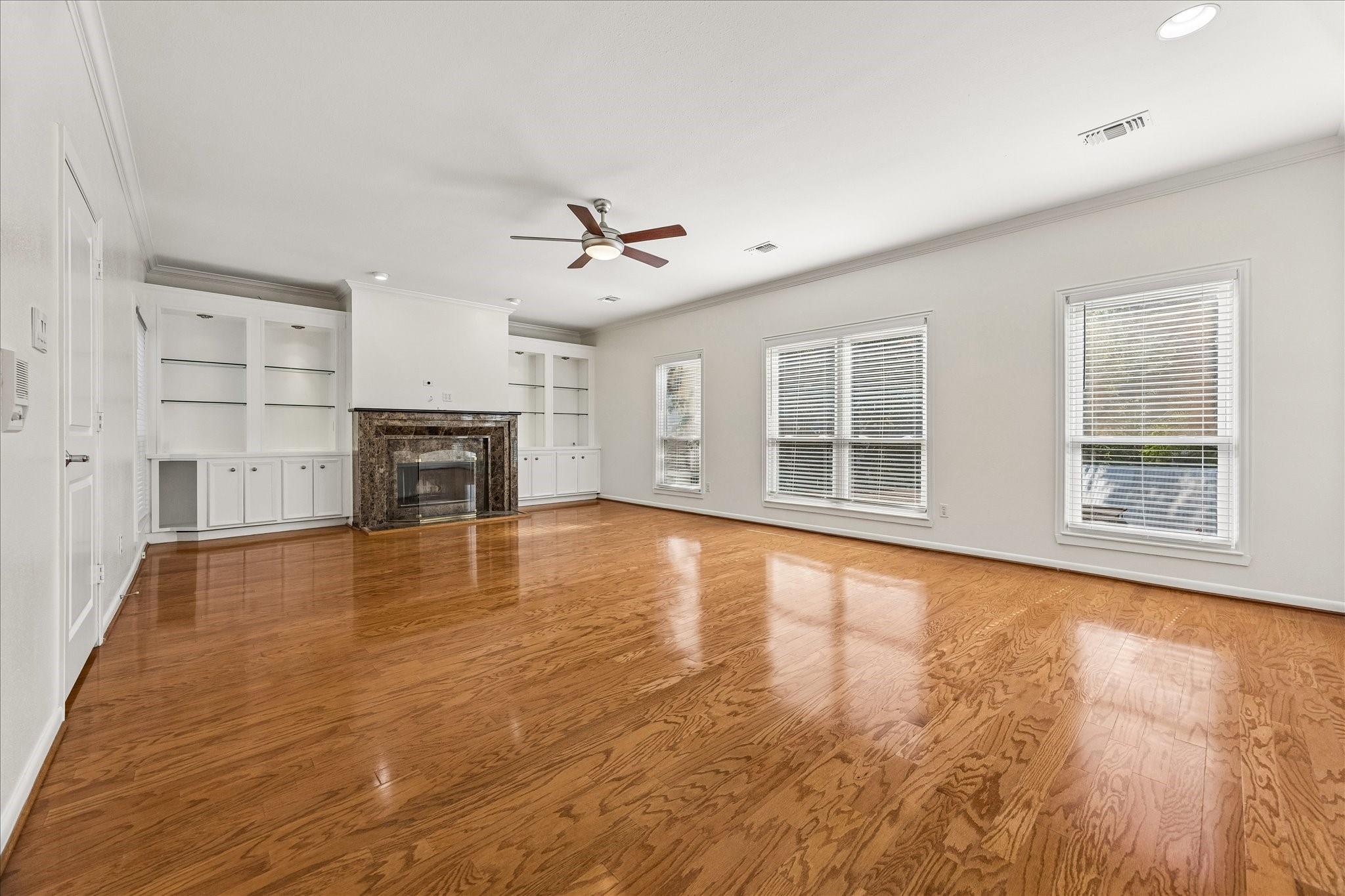 251 Malone St, Houston, TX 77007 photo