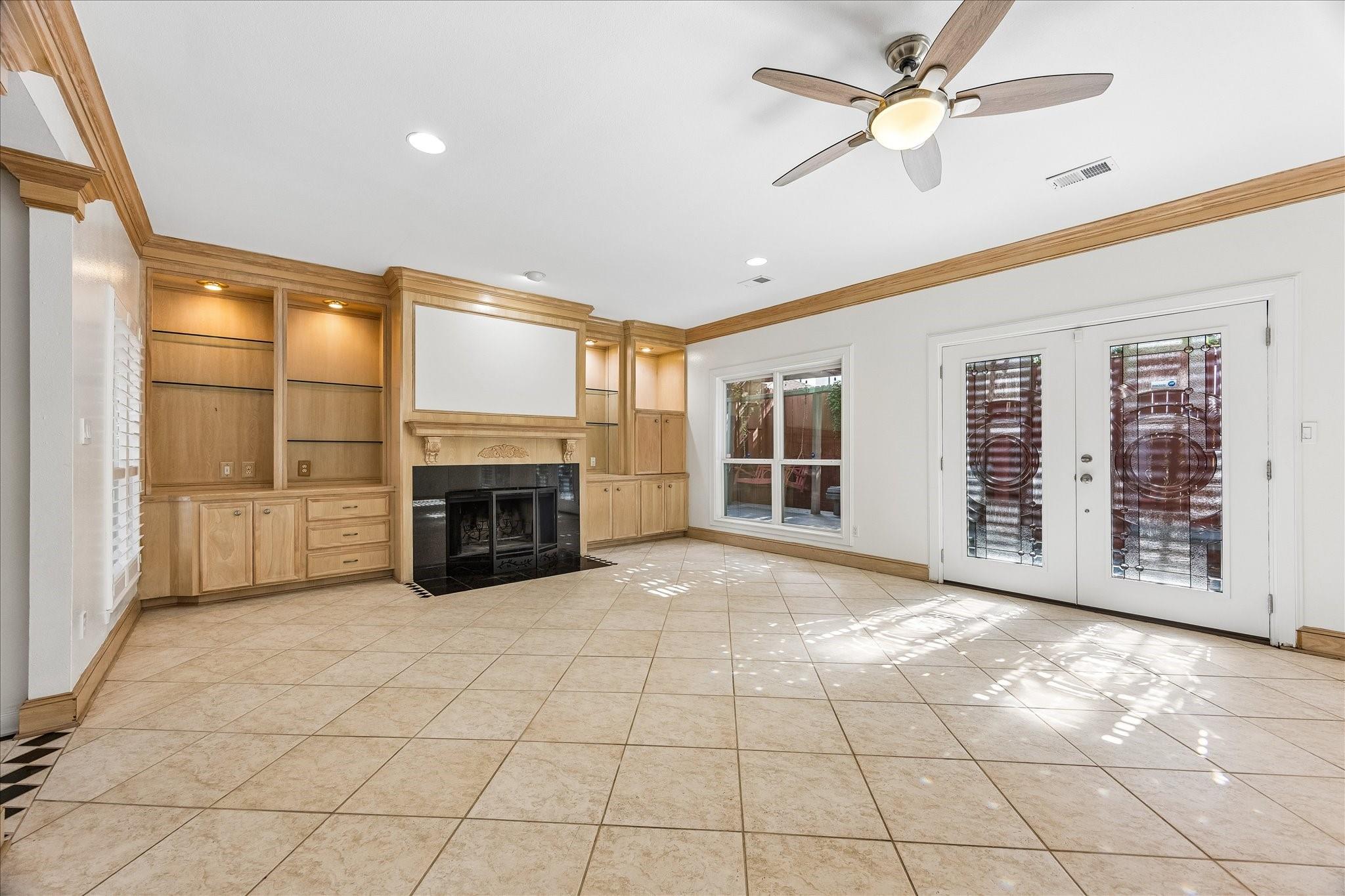 251 Malone St, Houston, TX 77007 photo