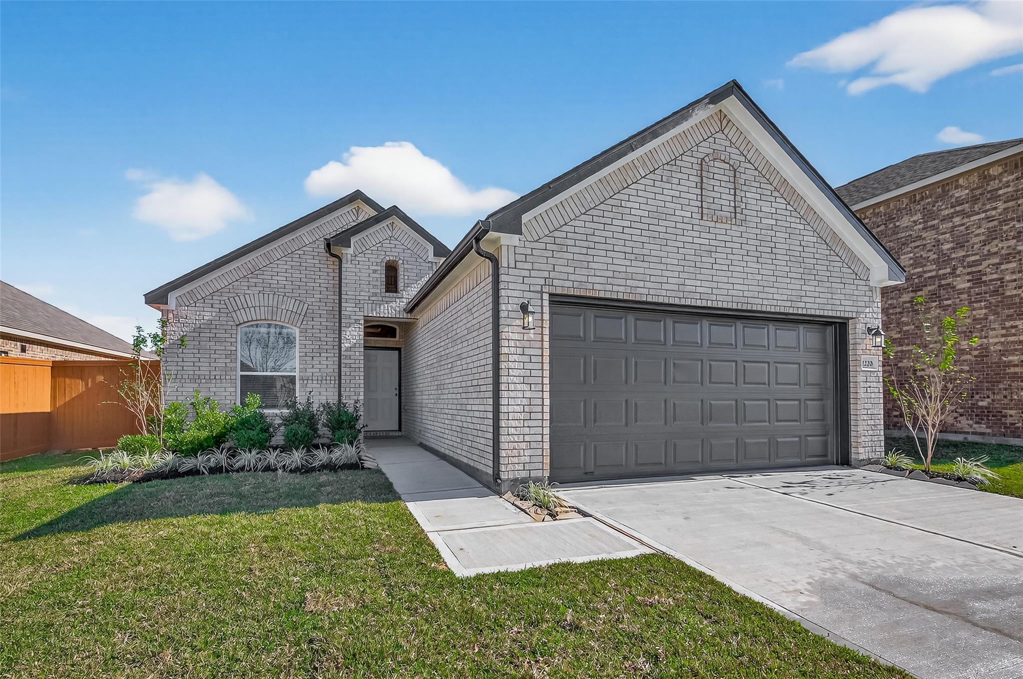 13713 Windward Mist Dr, Texas City, TX 77535 photo
