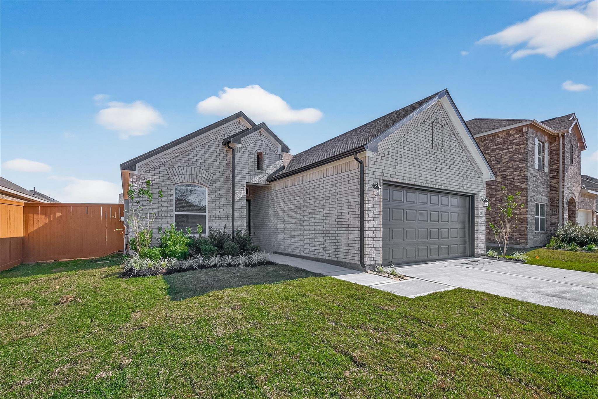 13713 Windward Mist Dr, Texas City, TX 77535 photo