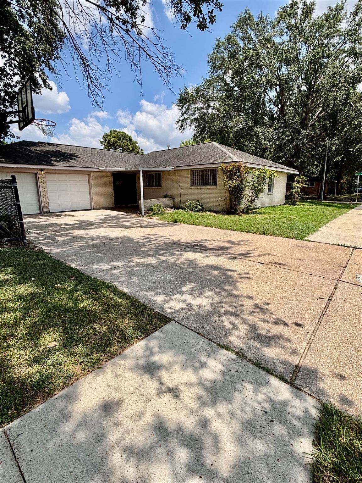 2342 Welk St, Houston, TX 77034 photo