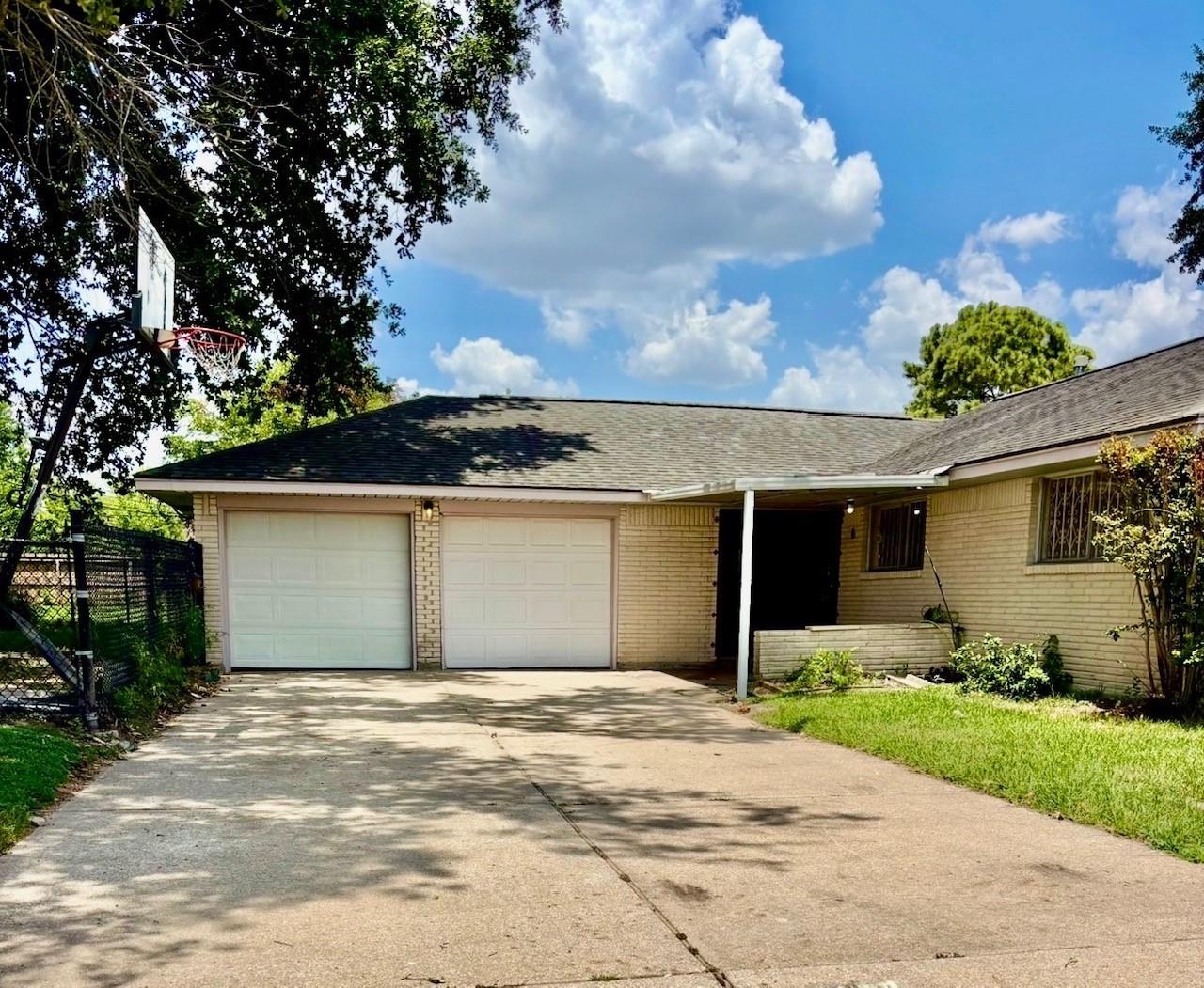2342 Welk St, Houston, TX 77034 photo