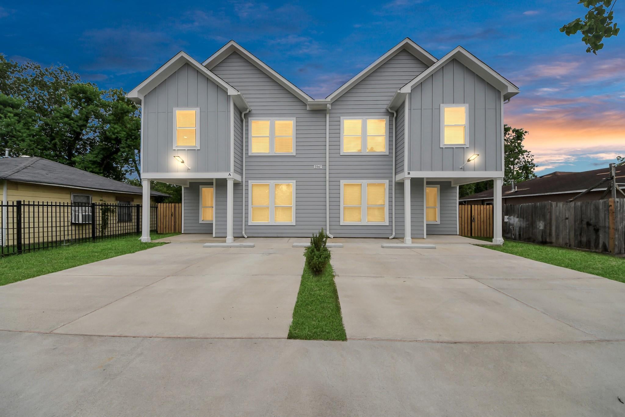 5947 Southseas St, Houston, TX 77033 photo