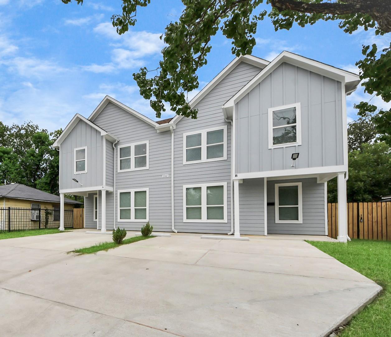 5947 Southseas St, Houston, TX 77033 photo