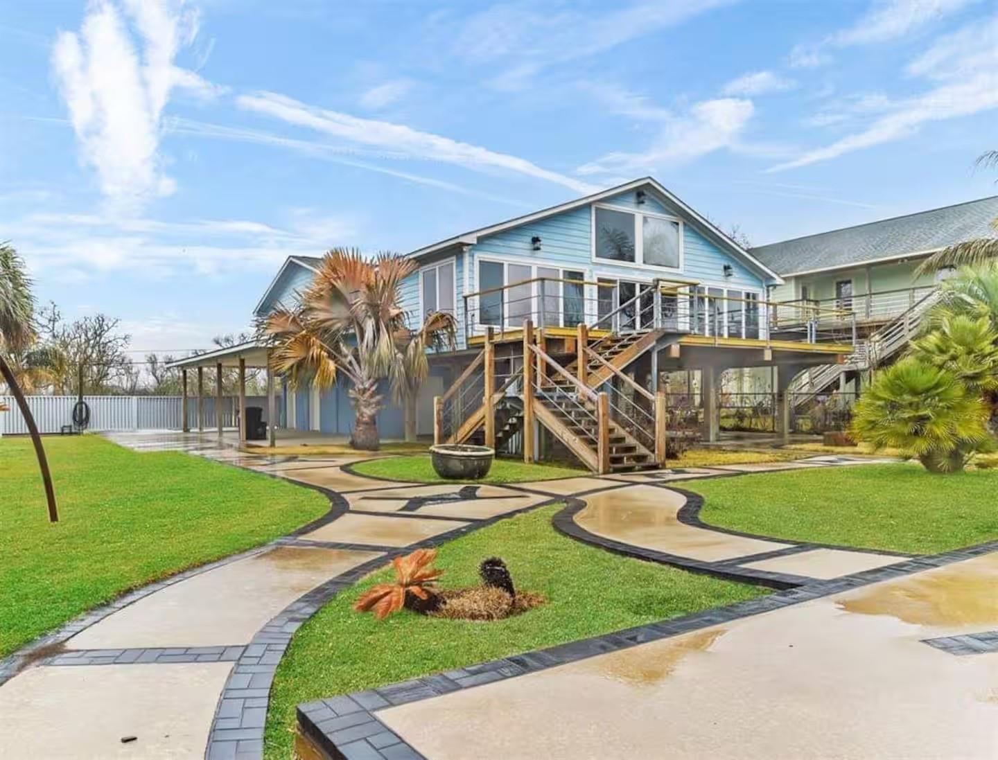 2302 Avenue Ave, Dickinson, TX 77539